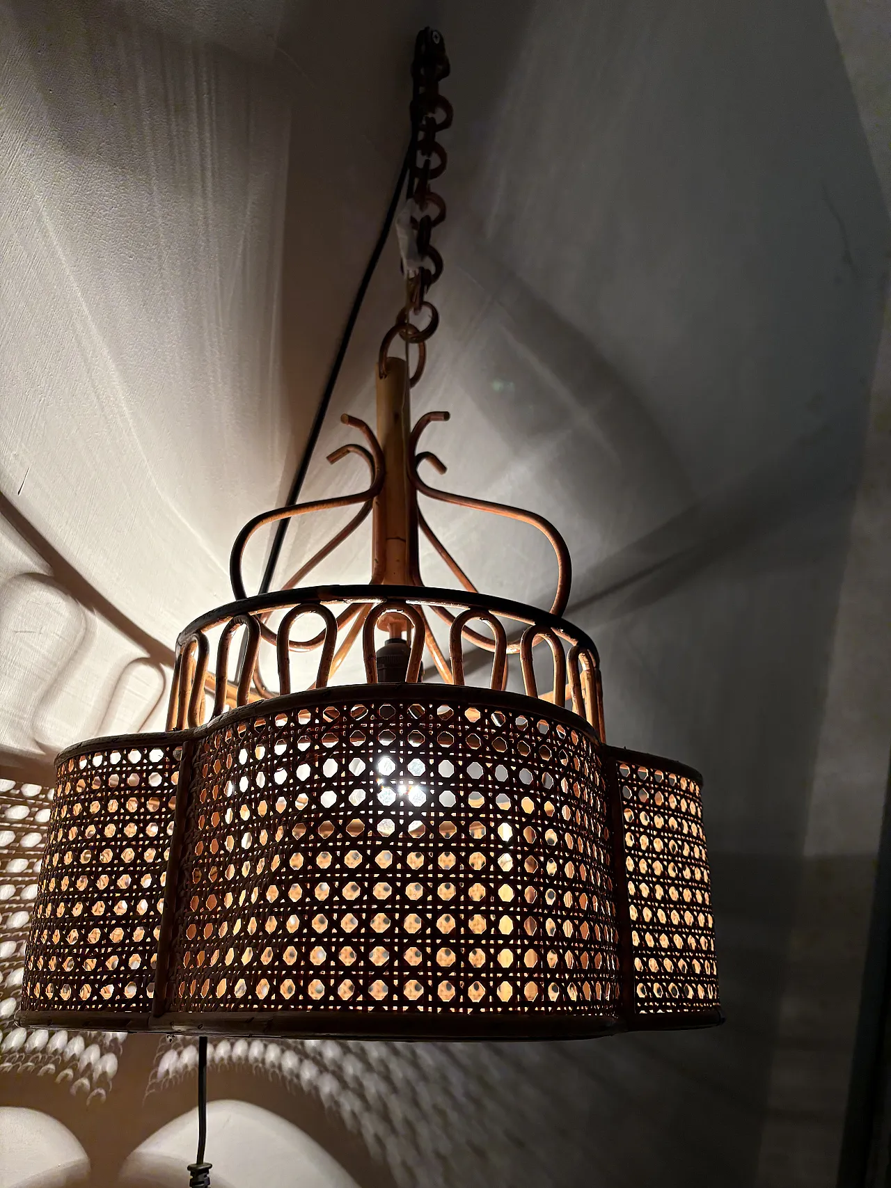 Wicker chandelier, 70s 6