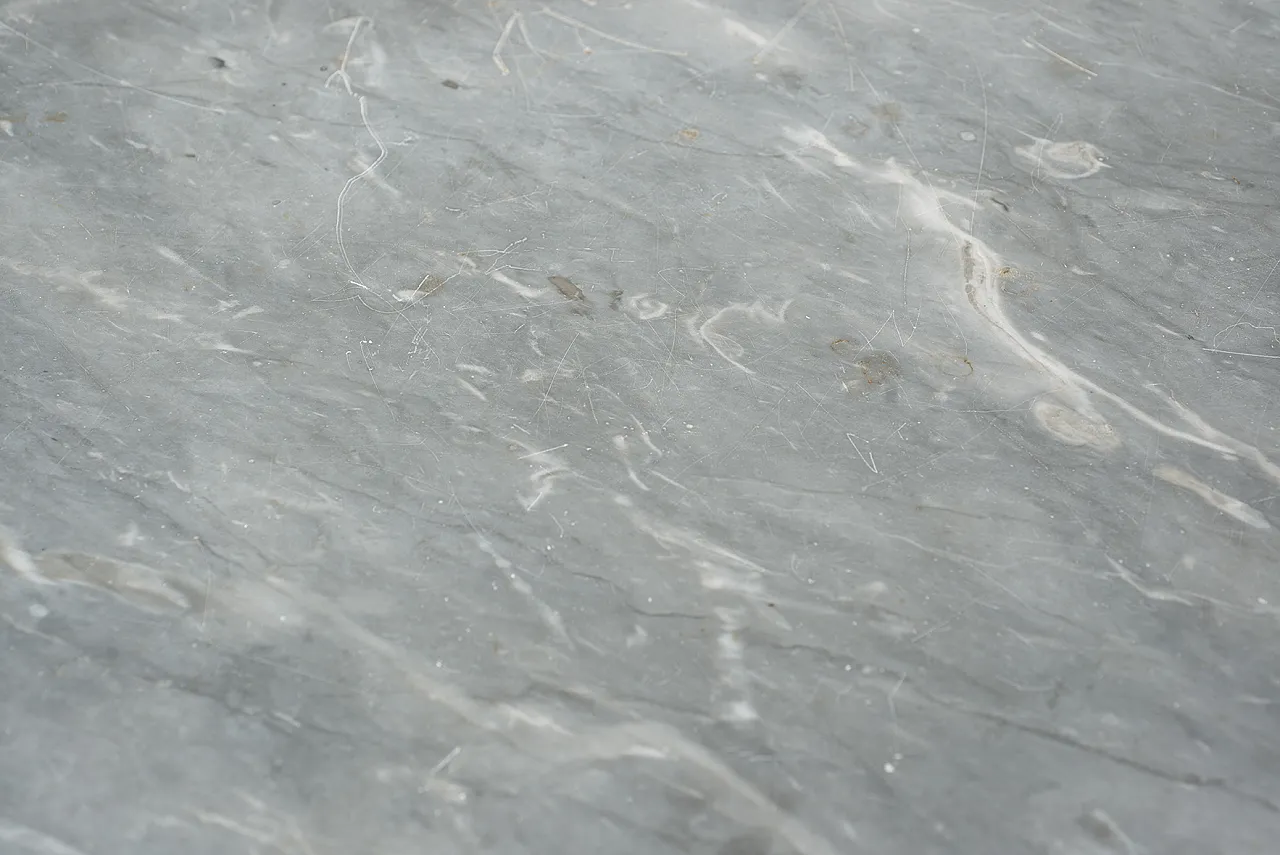 Table with central foot in mahogany and marble top, 19th c. 3