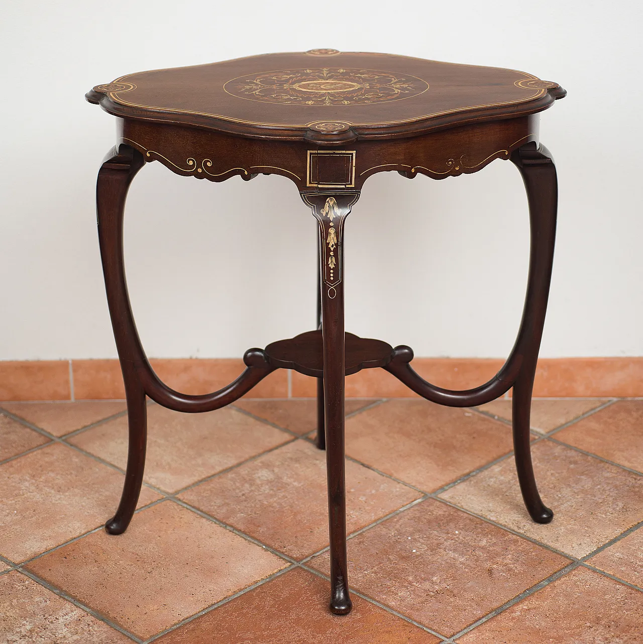 Tavolino Eduardiano Inglese in mogano massello con innesti, 19th c. 8