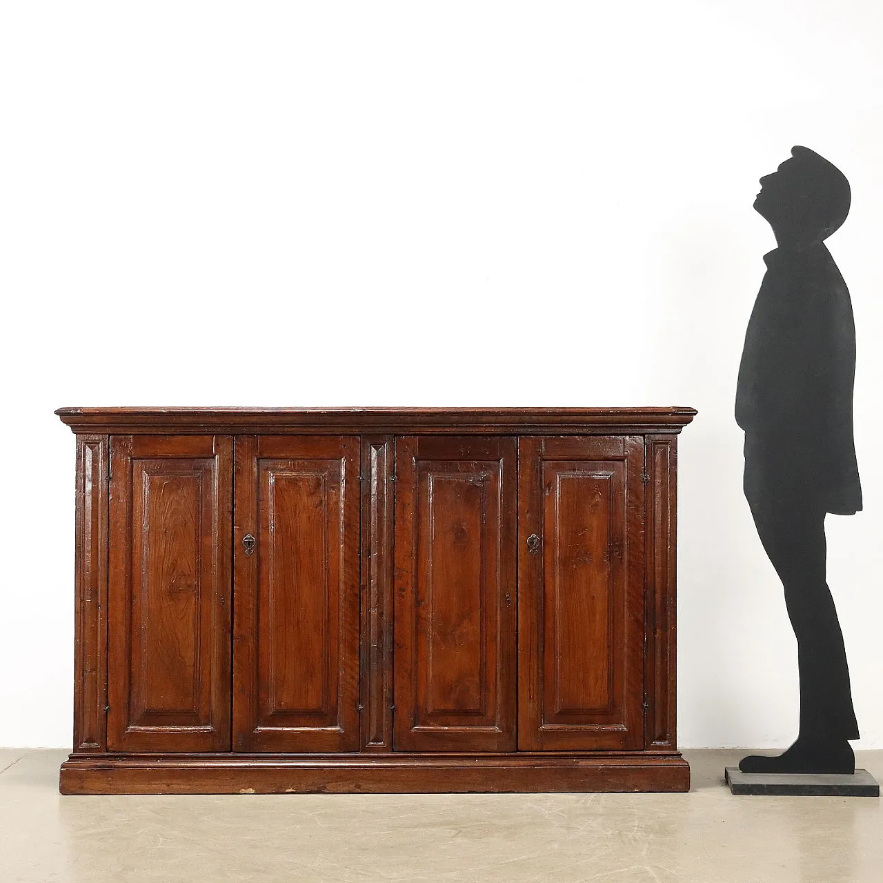 Credenza restica a 4 sportelli in noce, '800 2