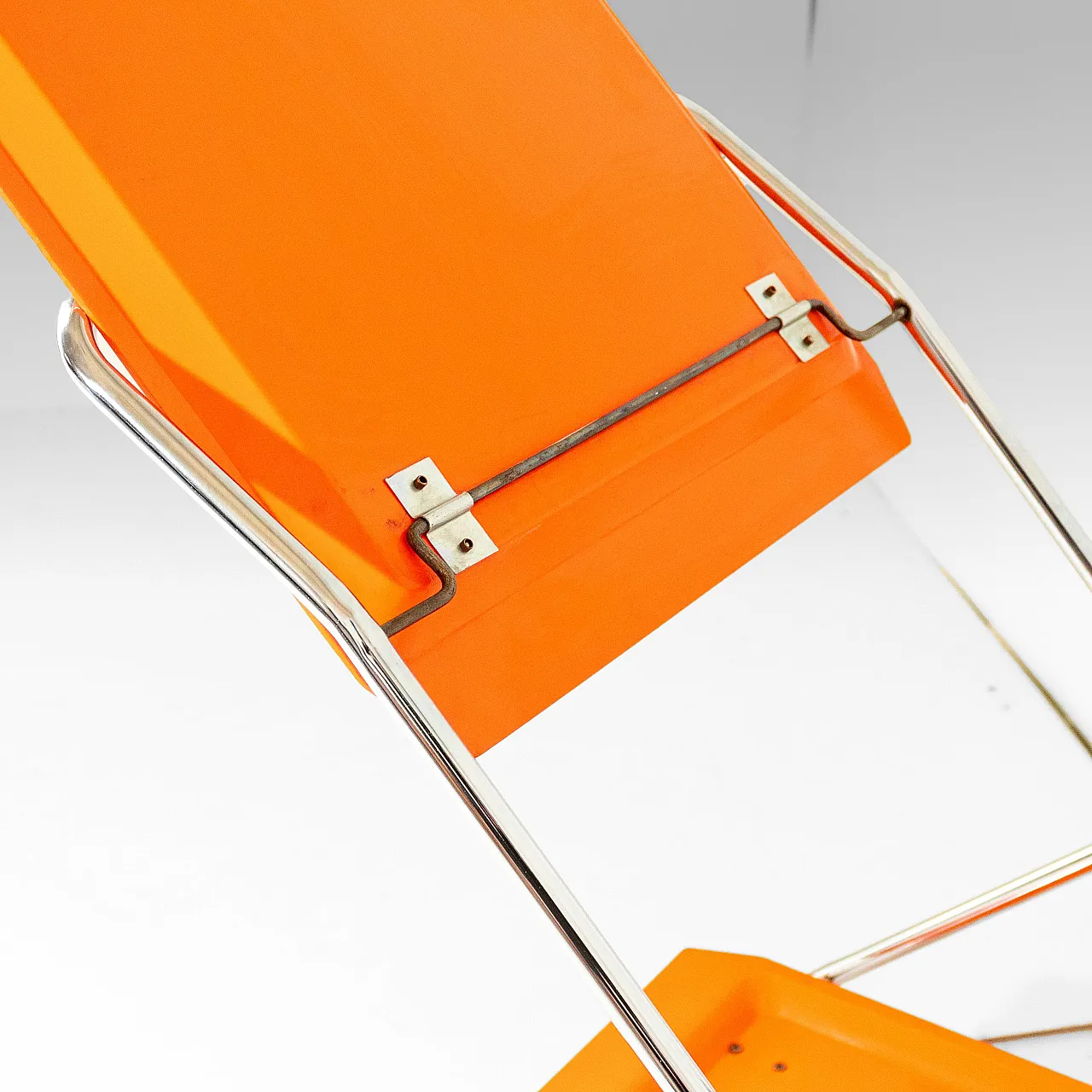 Carrellino bar piegevole nello stile di Kartell 8