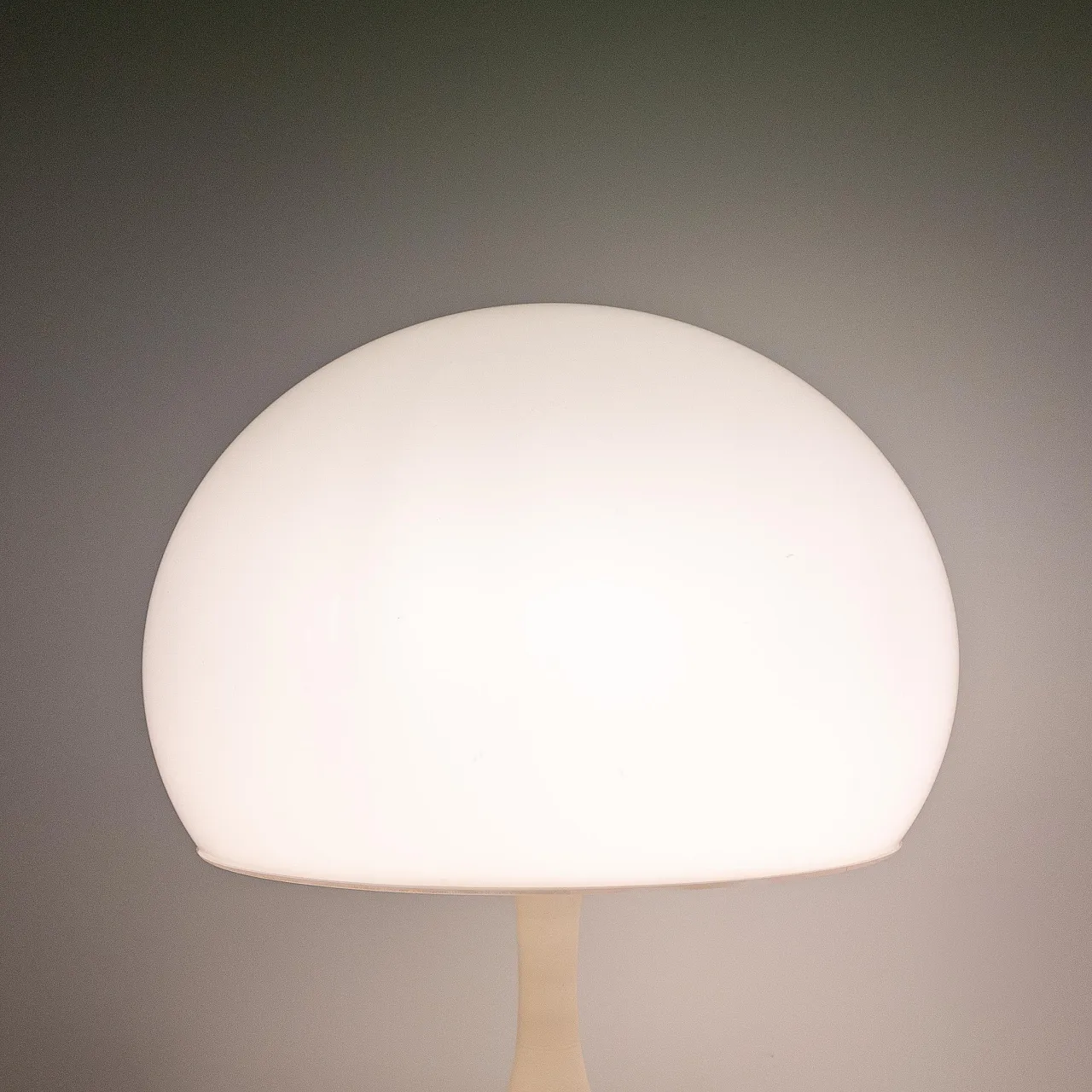 Mushroom shaped table lamp in Louis Poulsen style, 70s 5