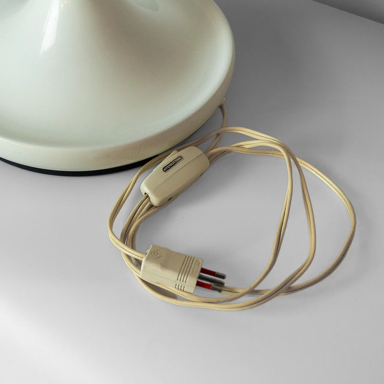 Mushroom shaped table lamp in Louis Poulsen style, 70s 11