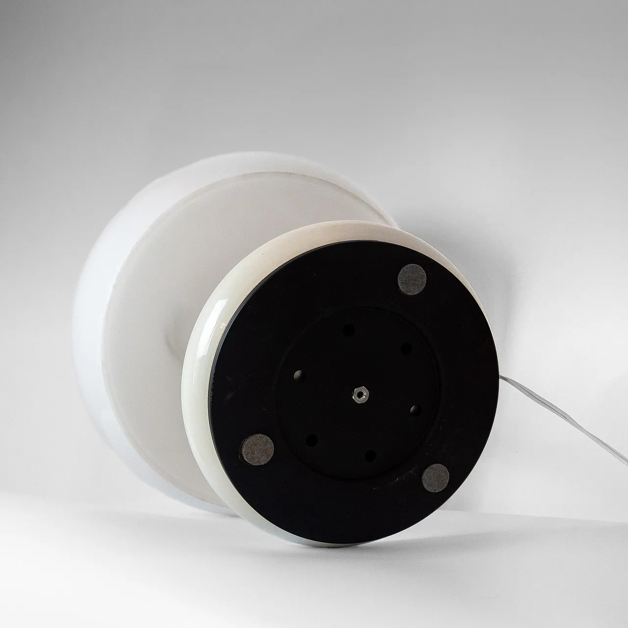 Mushroom shaped table lamp in Louis Poulsen style, 70s 13