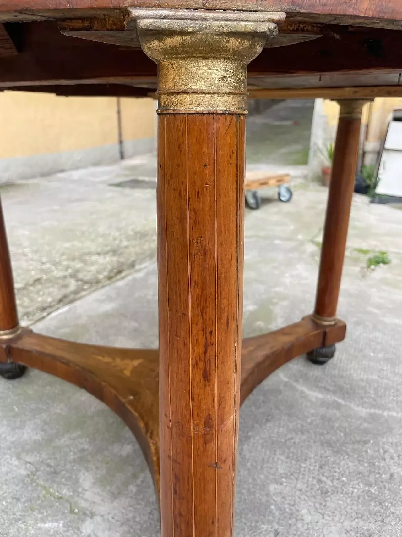 Inlaid Empire round table, early 19th century 4