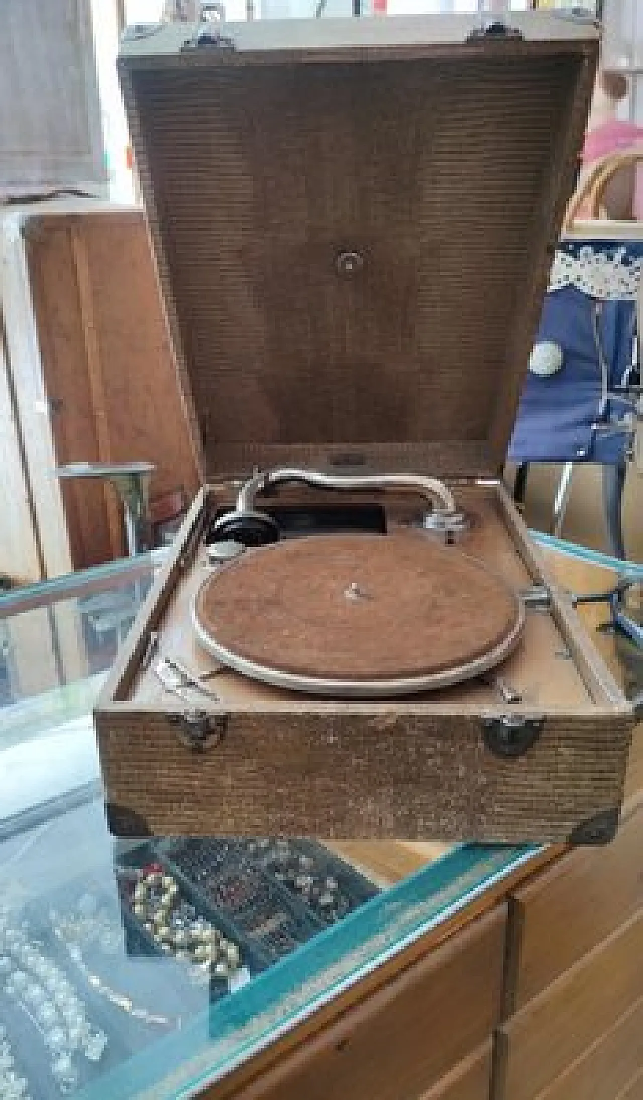 Grammofono in metallo marrone, anni '20 3