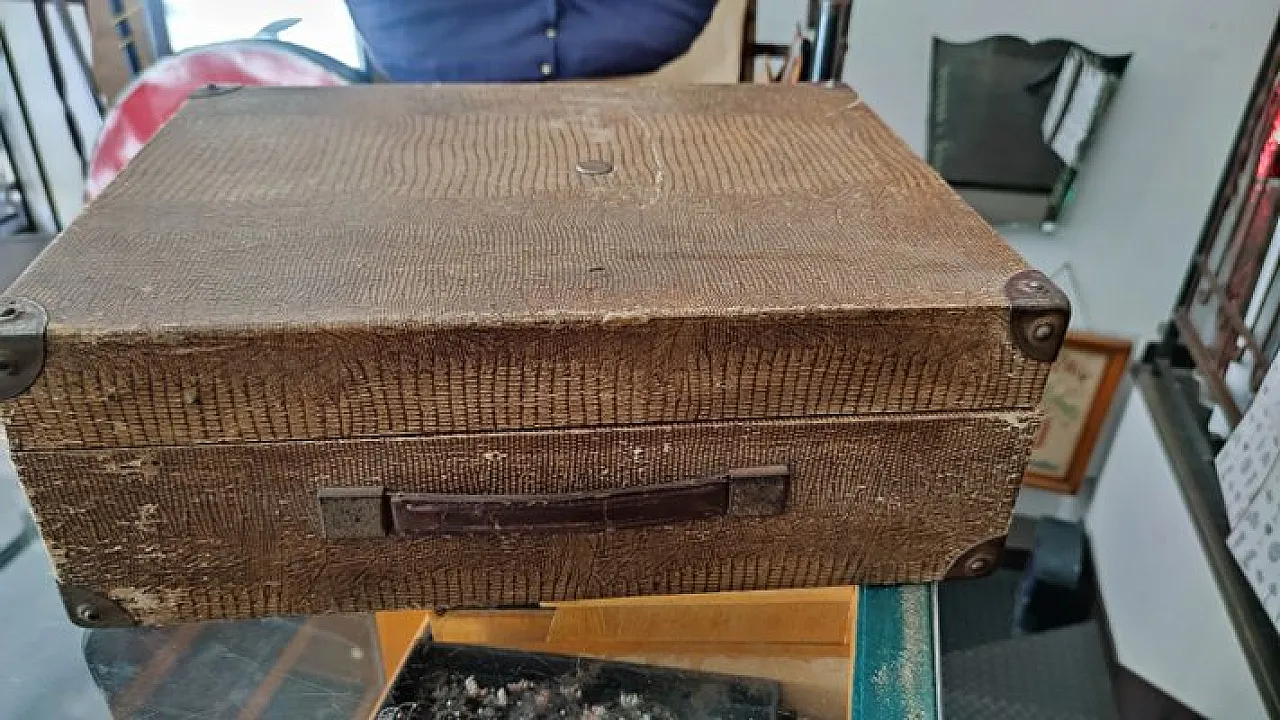 Grammofono in metallo marrone, anni '20 8