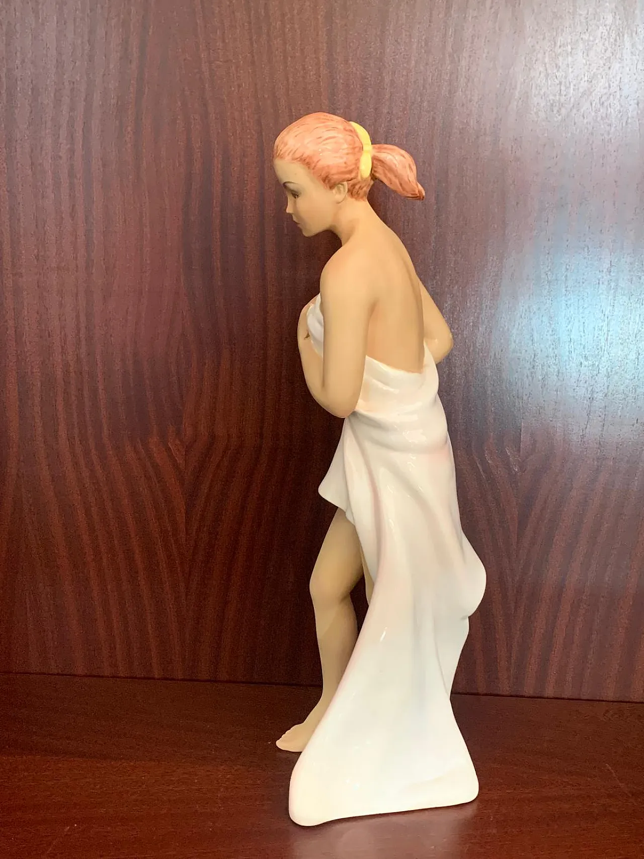 Figura di ragazza con asciugamano di Le Bertetti Torino, anni '40 4