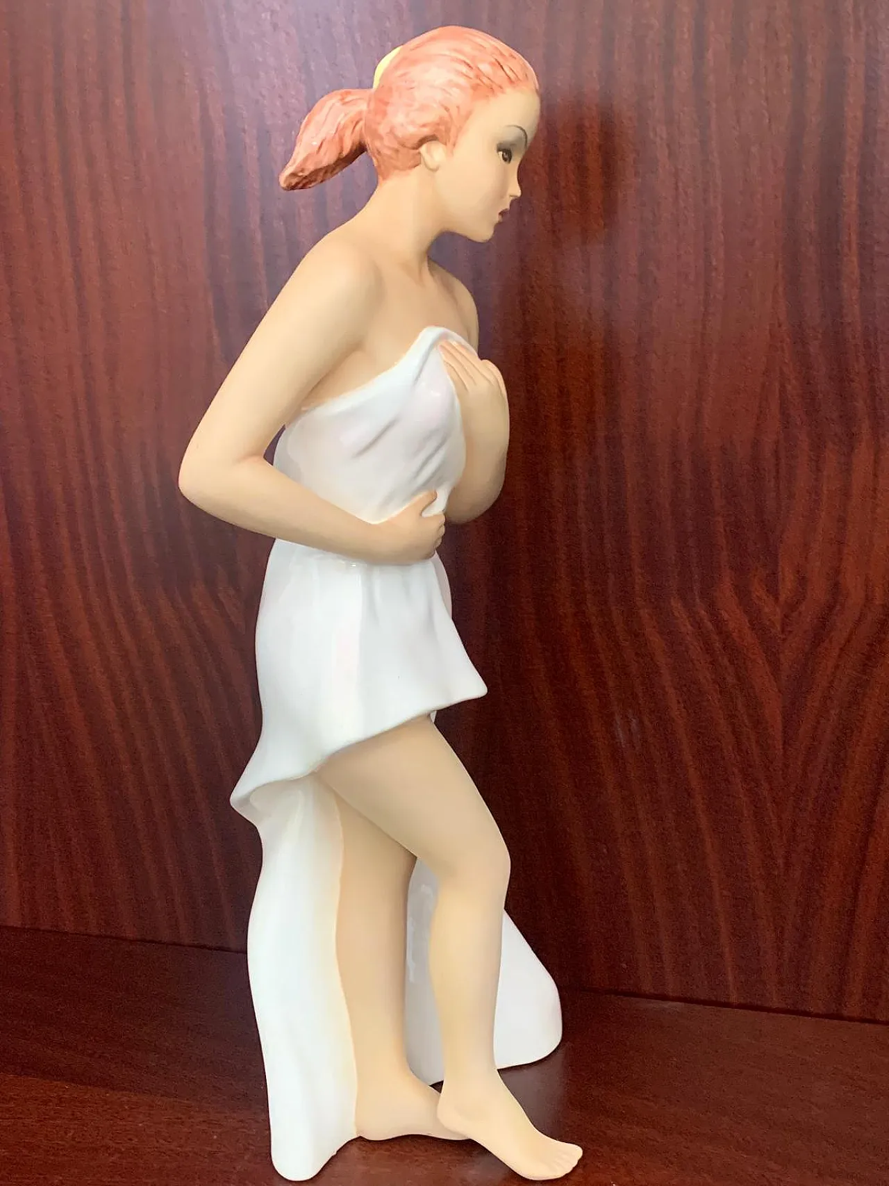 Figura di ragazza con asciugamano di Le Bertetti Torino, anni '40 7
