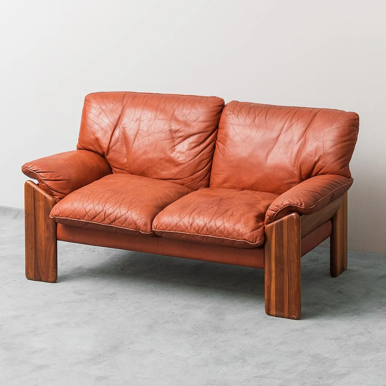 2 -seater sofa in leather and wood Mario Marenco for Mobilgirgi, 70s 1