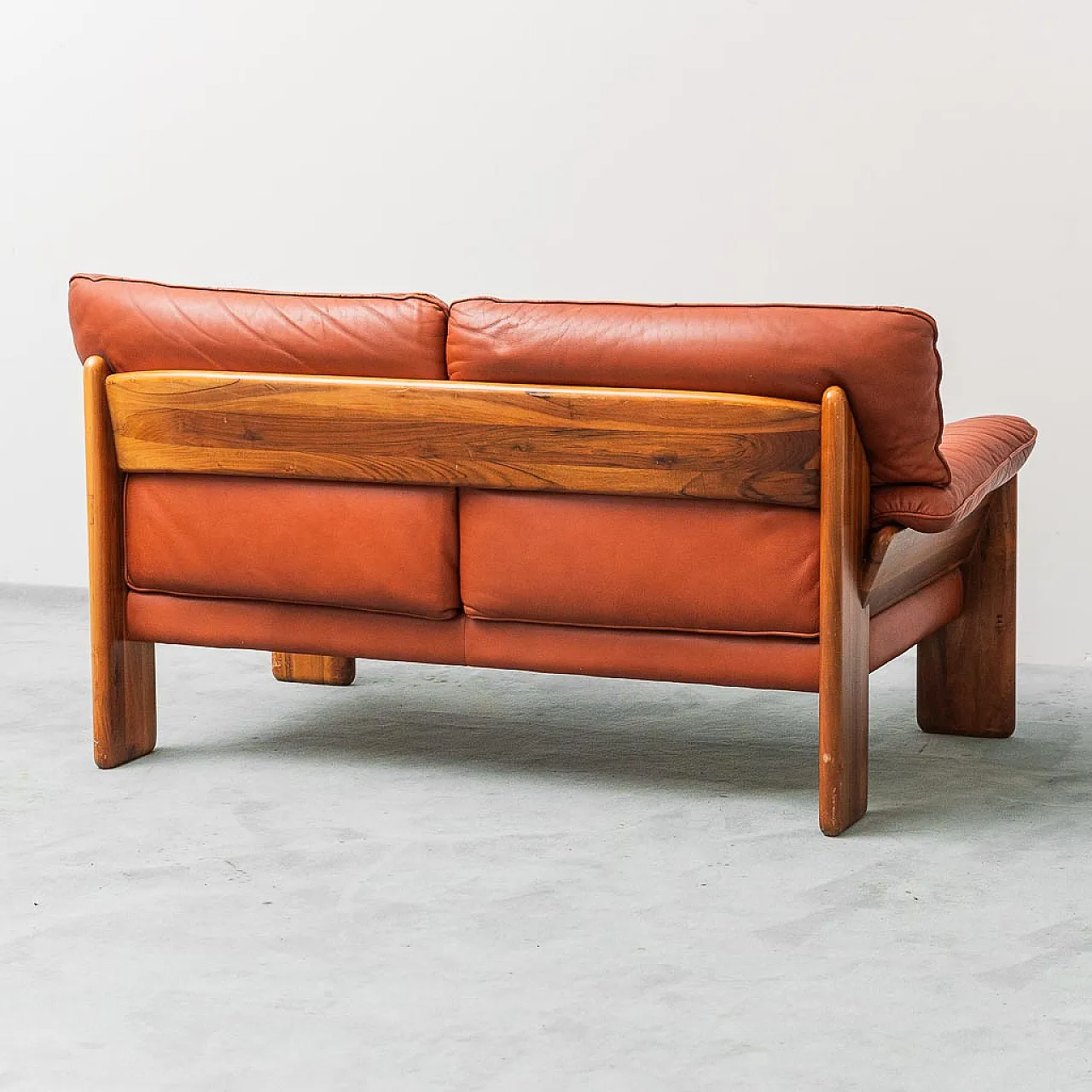 2 -seater sofa in leather and wood Mario Marenco for Mobilgirgi, 70s 7