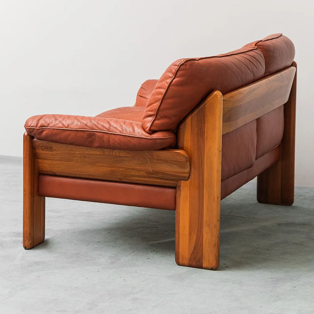 2 -seater sofa in leather and wood Mario Marenco for Mobilgirgi, 70s 9