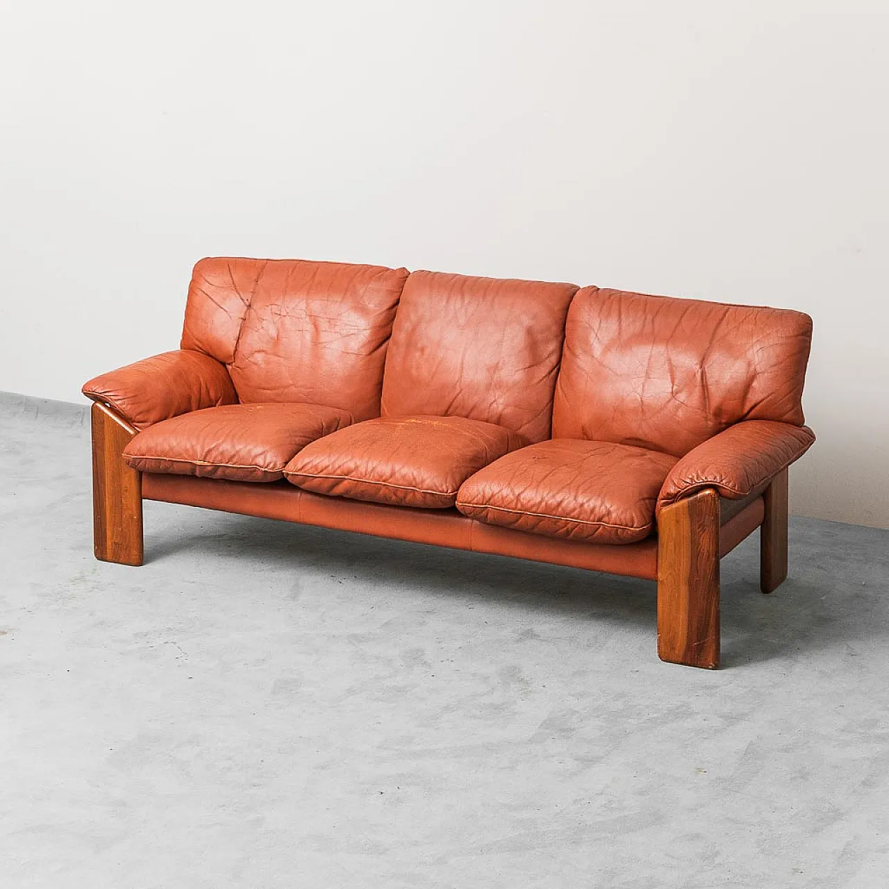 3 -seater sofa in leather and wood Mario Marenco for Mobilgirgi, 70s 1