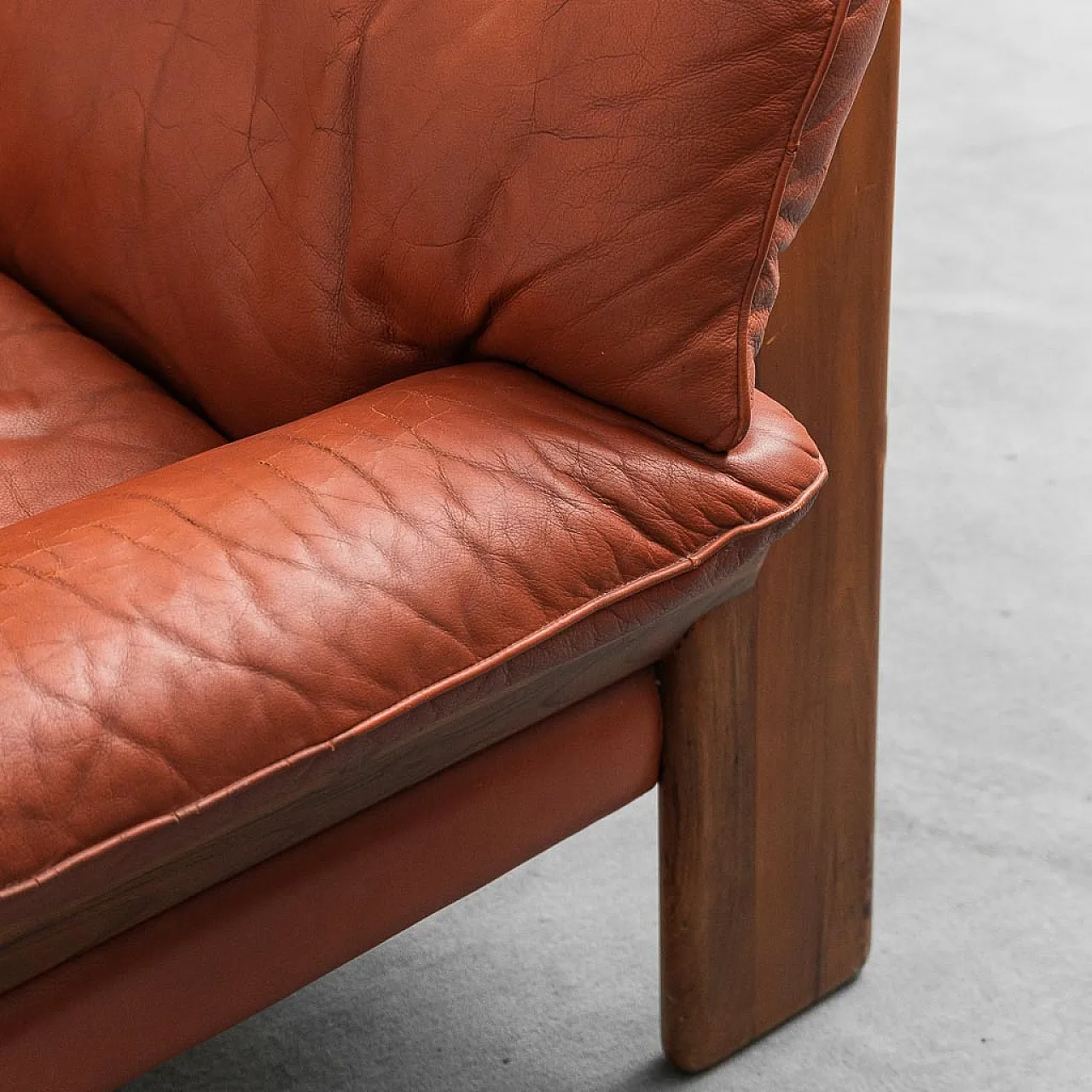 3 -seater sofa in leather and wood Mario Marenco for Mobilgirgi, 70s 8
