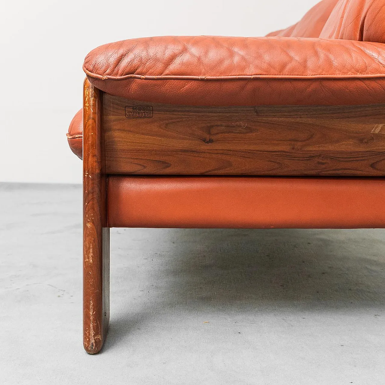 3 -seater sofa in leather and wood Mario Marenco for Mobilgirgi, 70s 10
