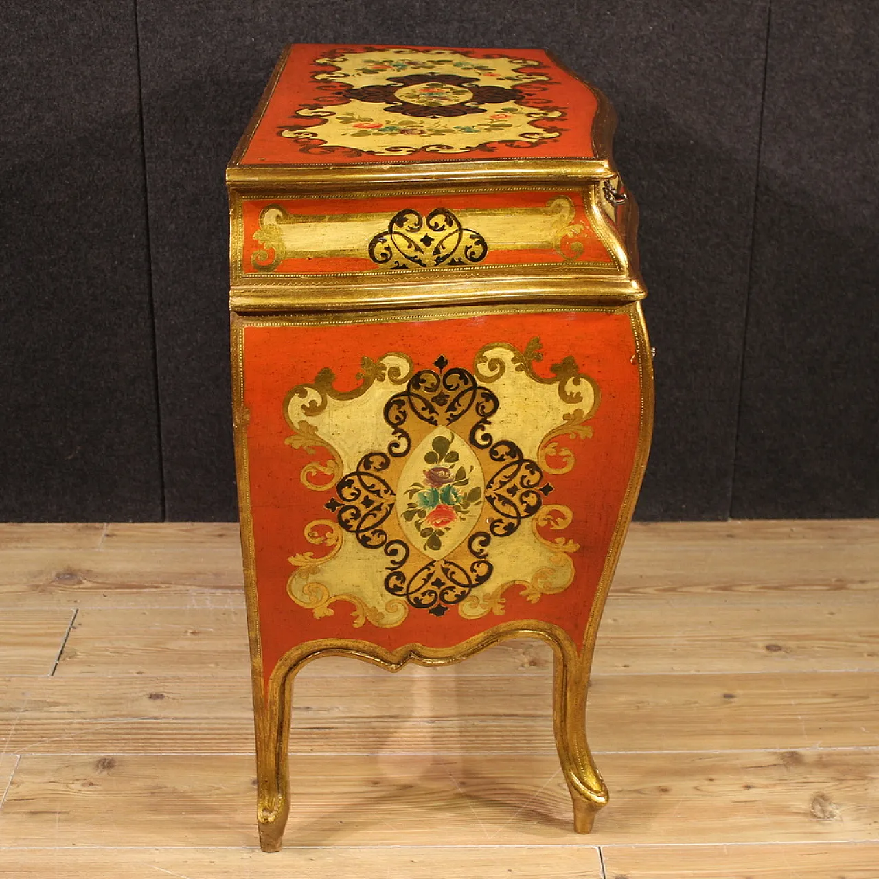 Red lacquered dresser in Tuscan style, 20th century 5