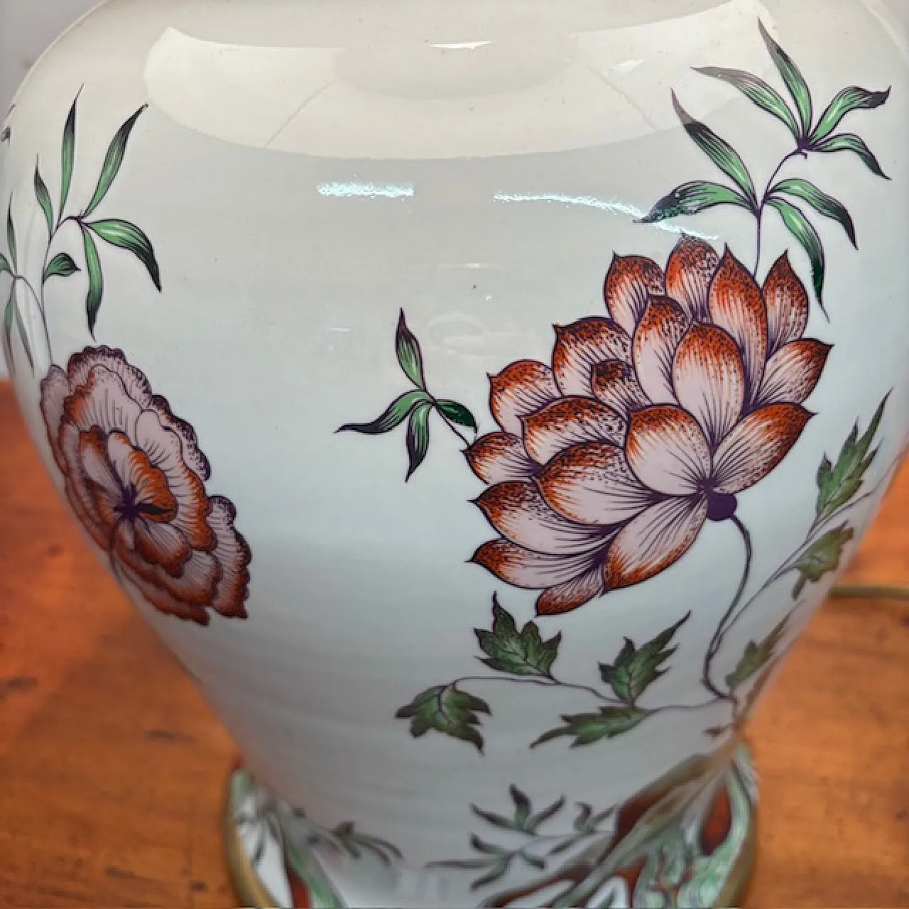 Lampada porcellana Francese dipinta a fiori, anni '40 10