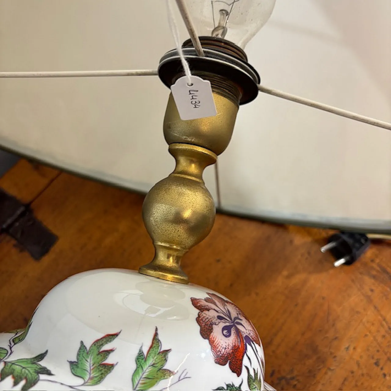 Lampada porcellana Francese dipinta a fiori, anni '40 19