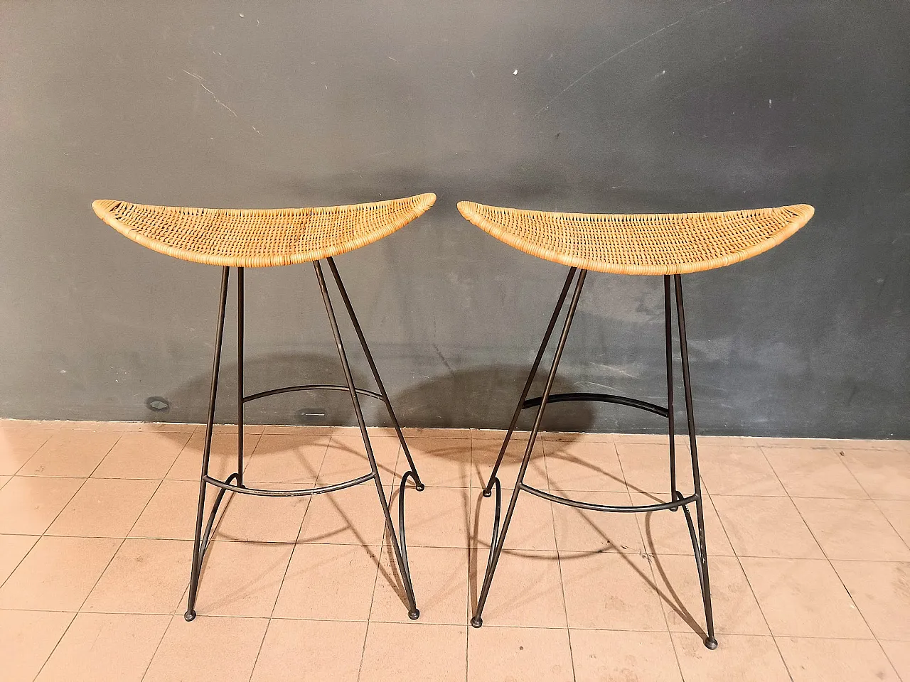 Pair of Banana stools by Tom Dixon in metal and banana fiber, 1990s 6