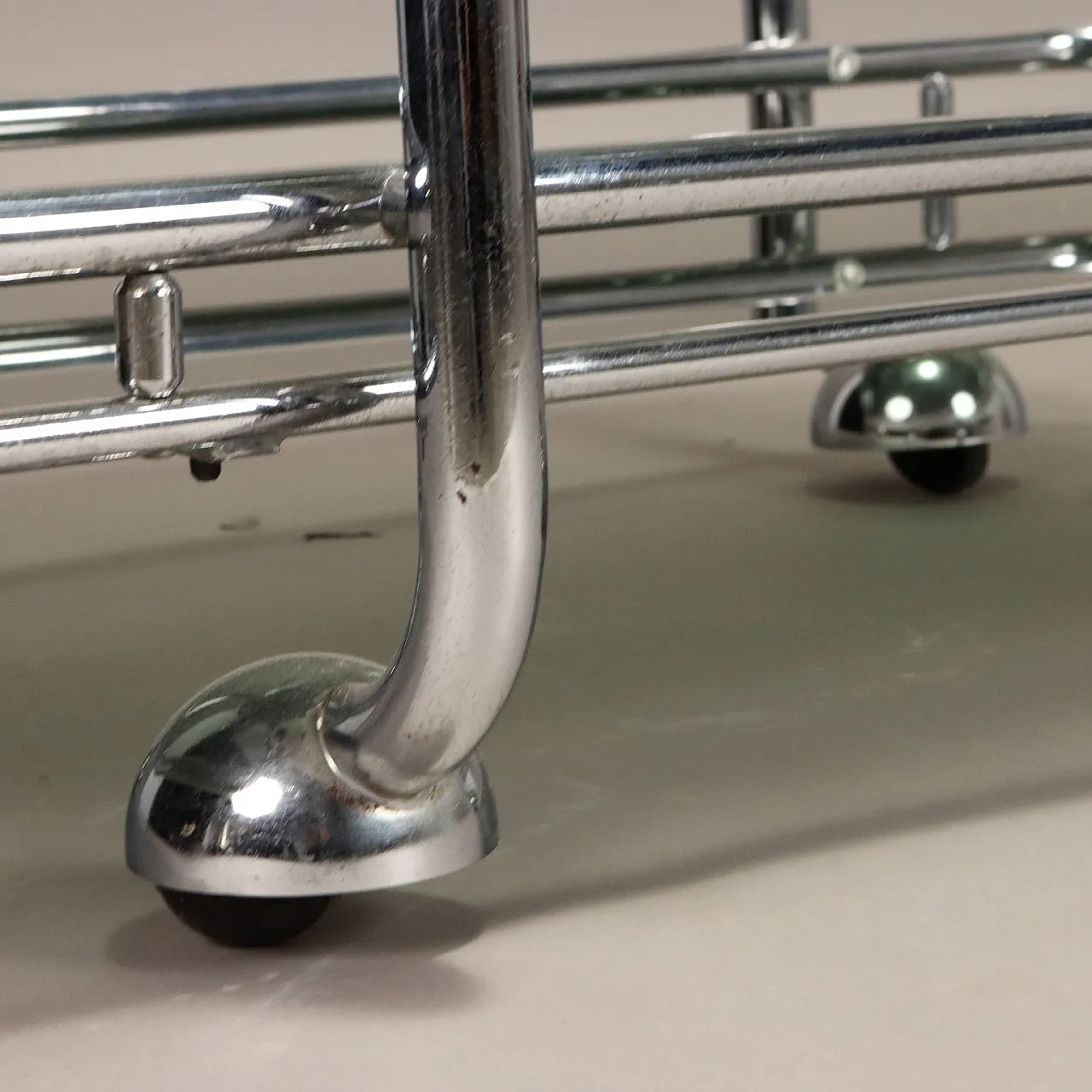 Carrello da cucina in metallo e vetro, anni '70 5