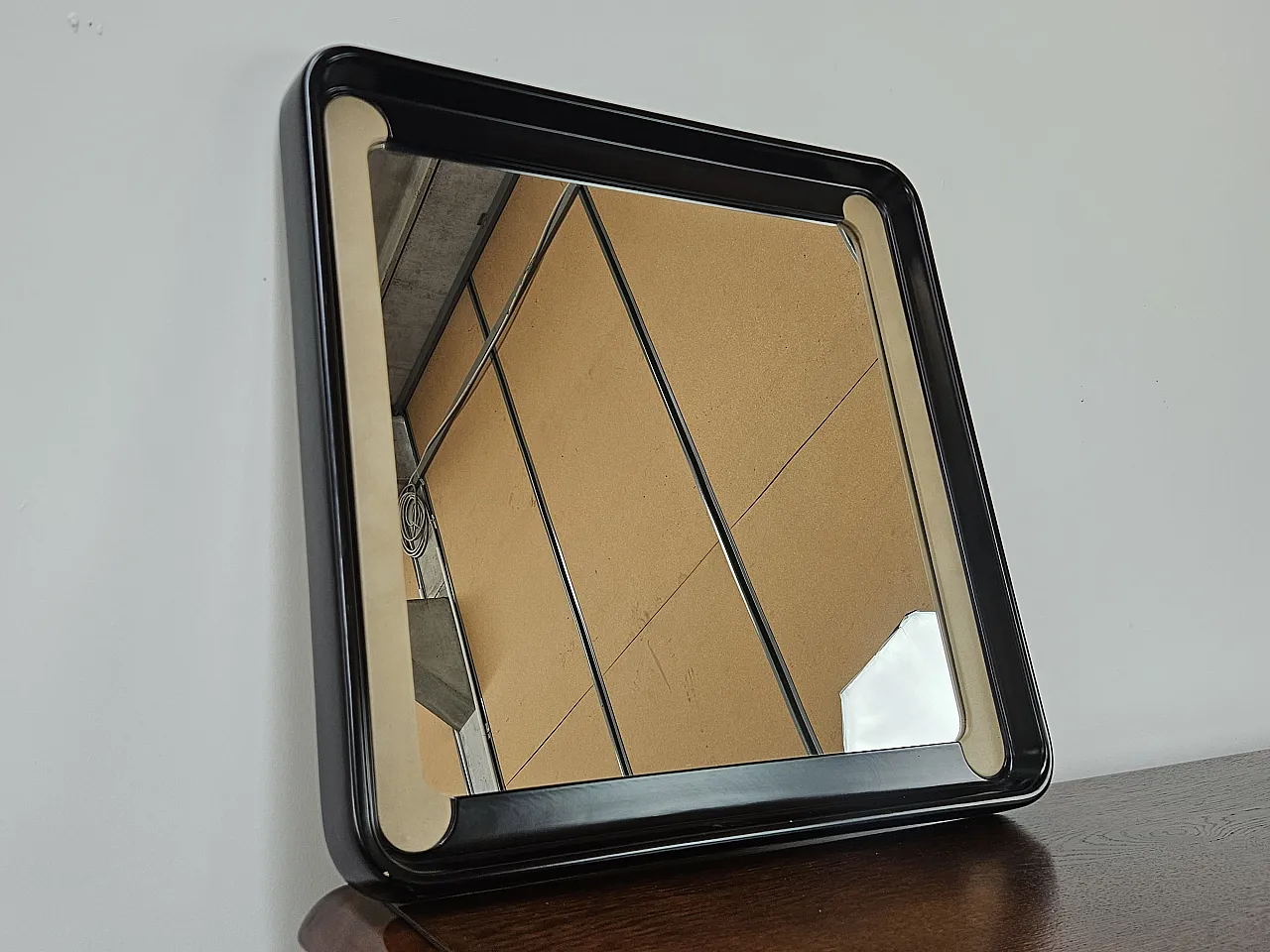 Specchio da parete in plastica e skai, 1970 1