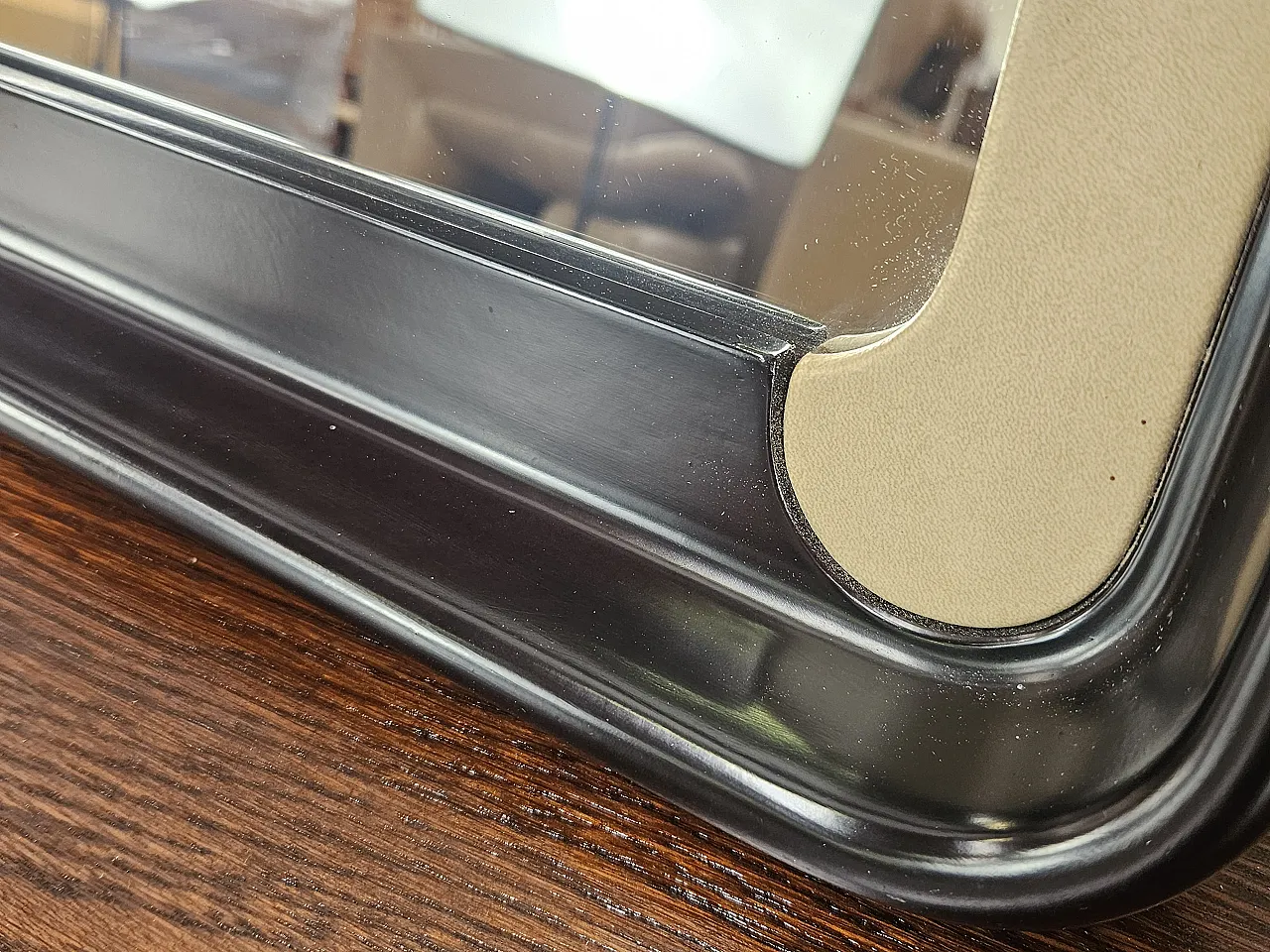 Specchio da parete in plastica e skai, 1970 6