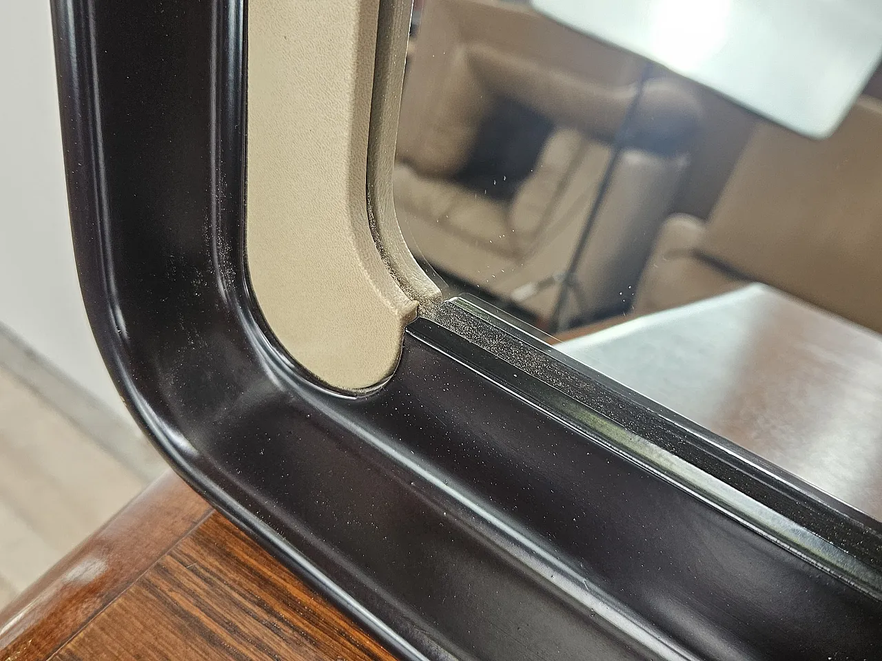 Specchio da parete in plastica e skai, 1970 7