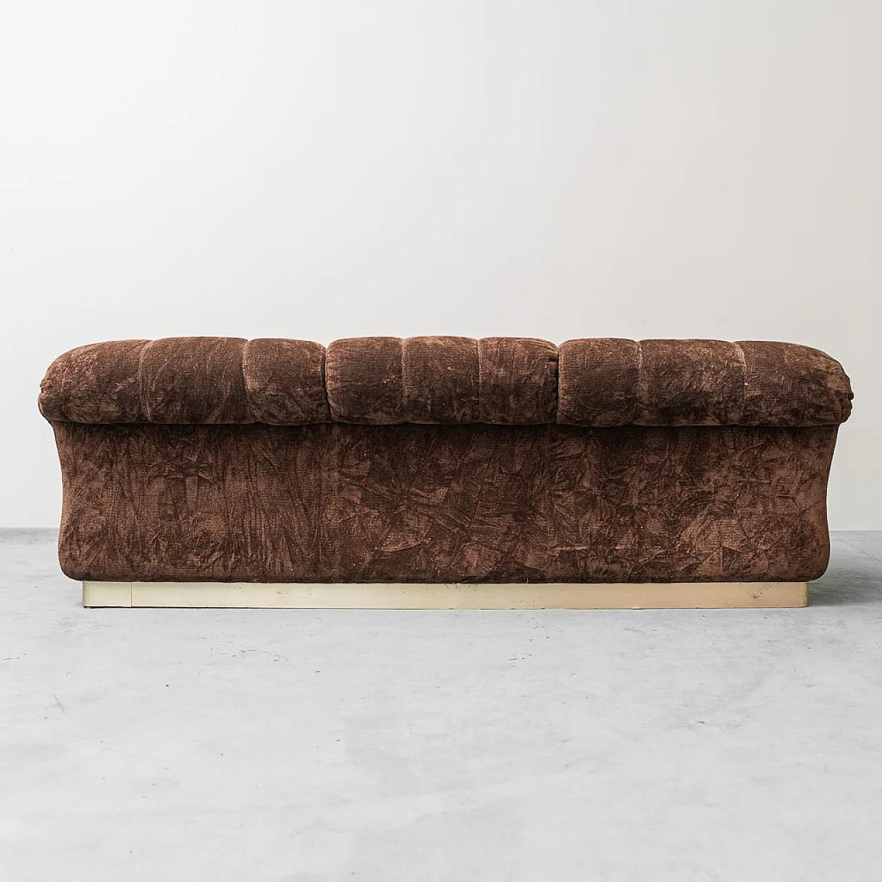 3 seater sofa in brown velvet, 70s 9