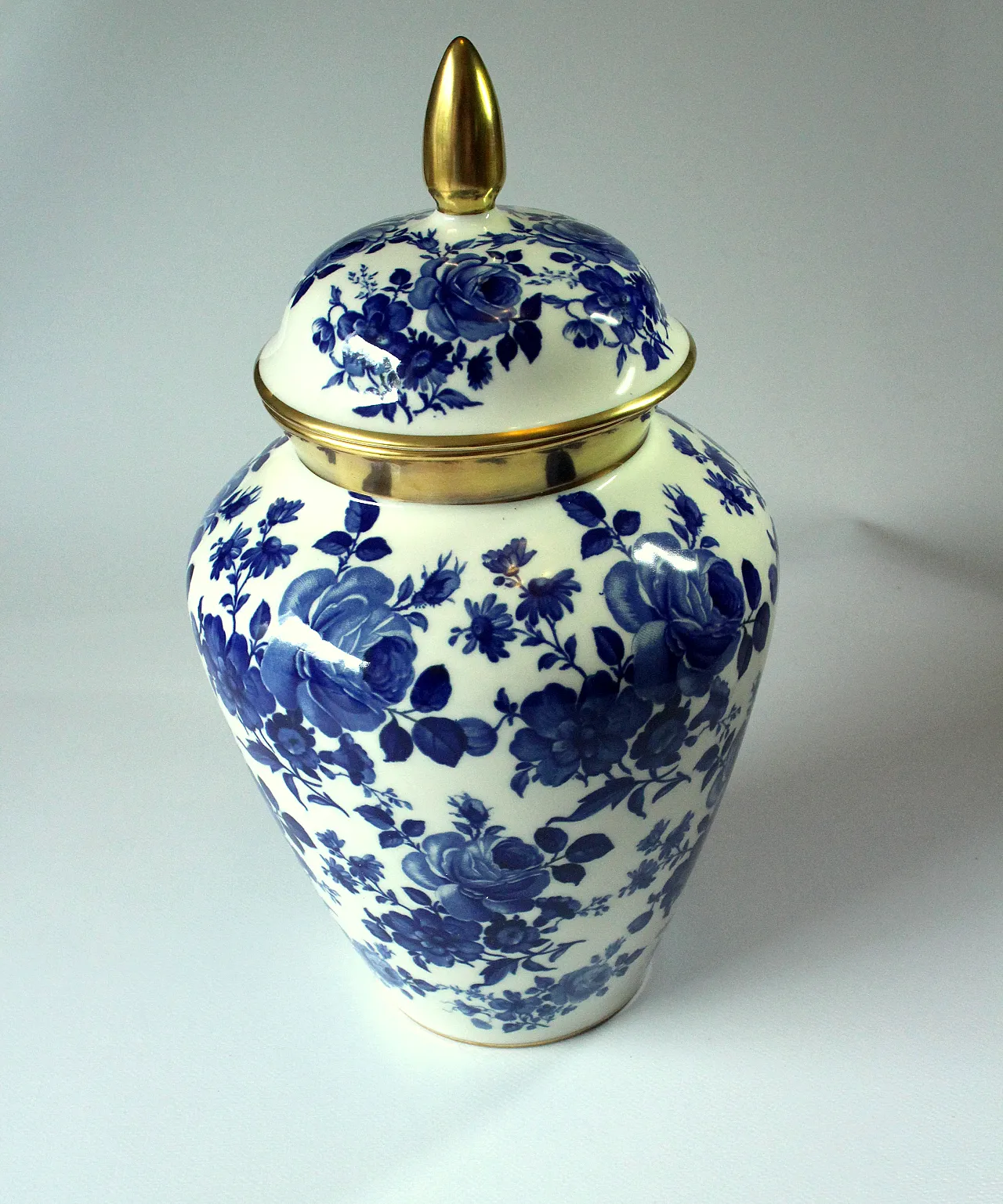 Vaso in porcellana coperta di Kronach/Baviera, anni '50 2