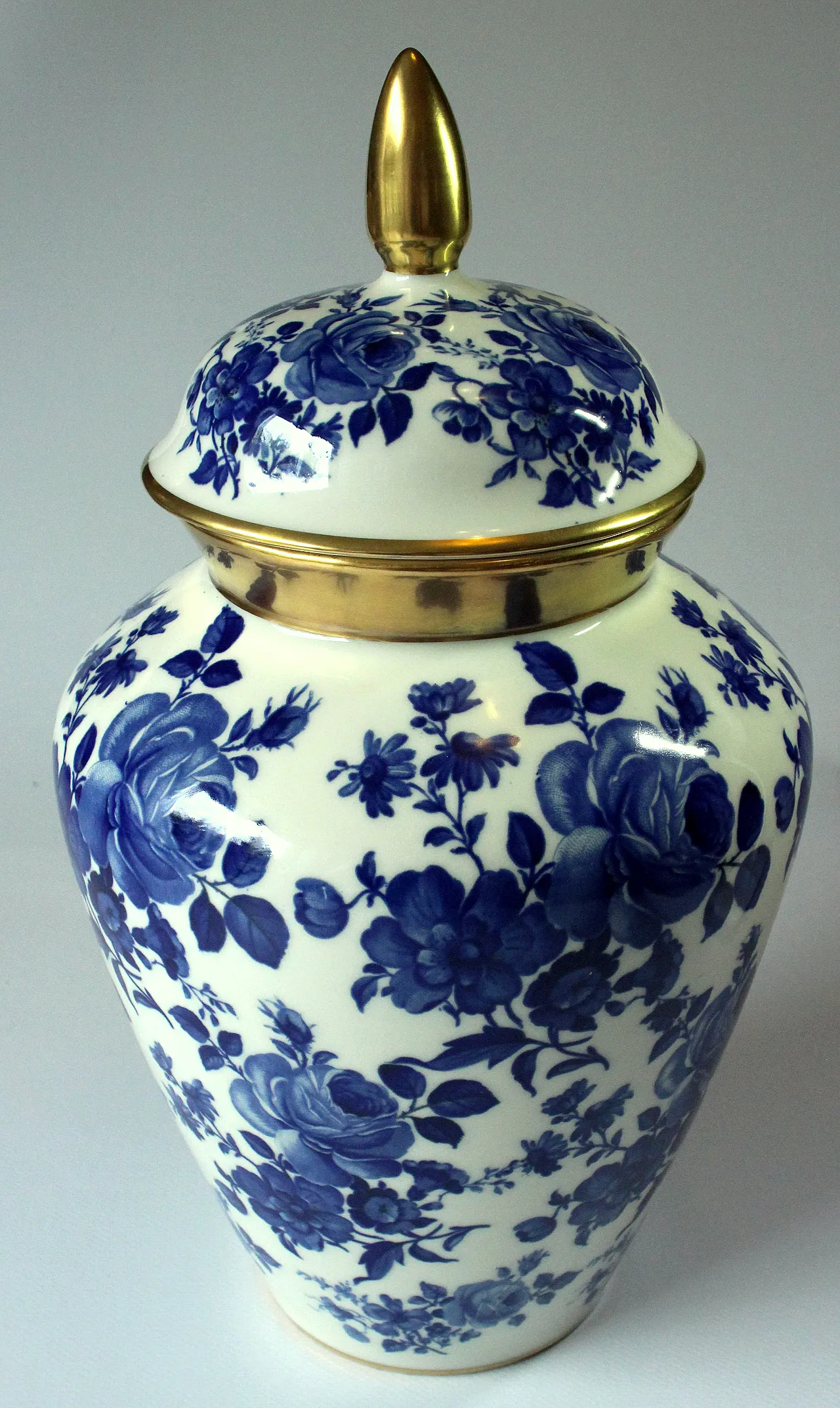 Vaso in porcellana coperta di Kronach/Baviera, anni '50 4