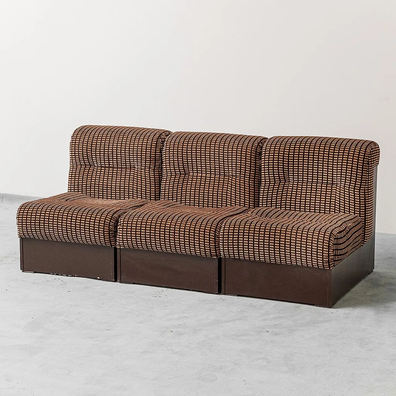 3 seater modular sofa in brown and wood velvet, 70s 1
