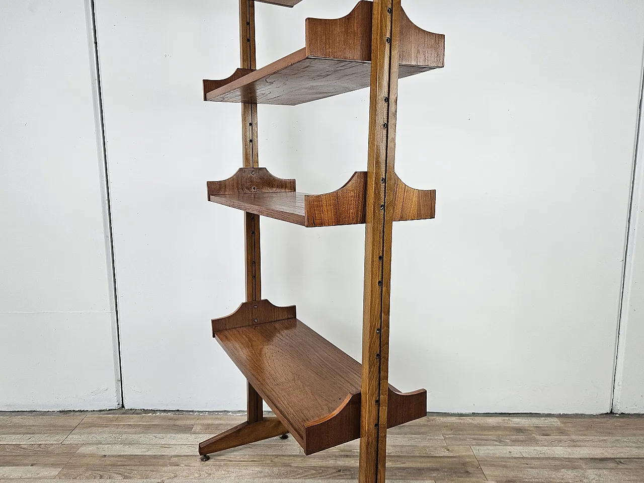 Shelving with modular shelves in walnut, 70s 4