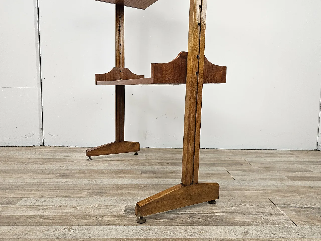 Shelving with modular shelves in walnut, 70s 5