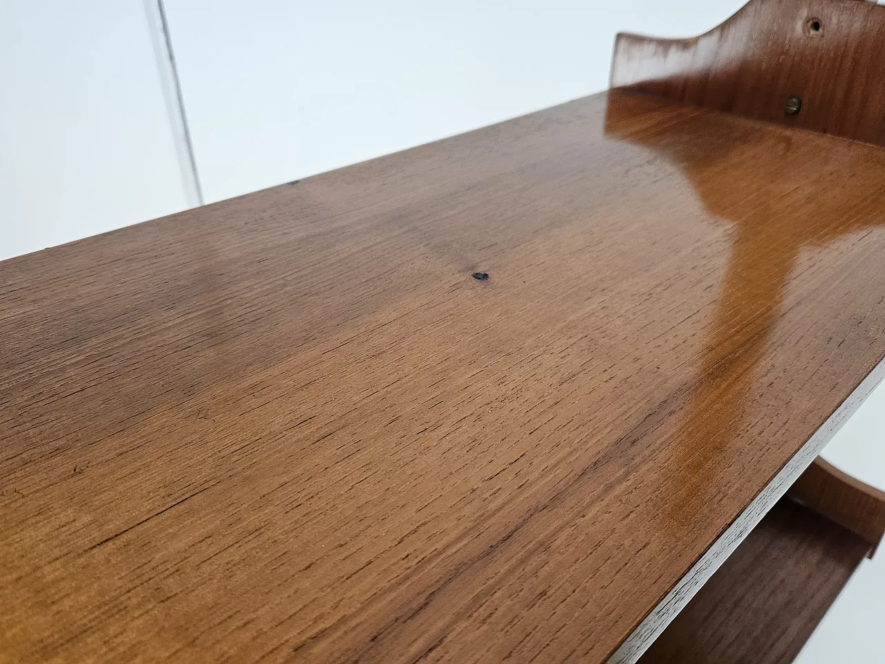 Shelving with modular shelves in walnut, 70s 10