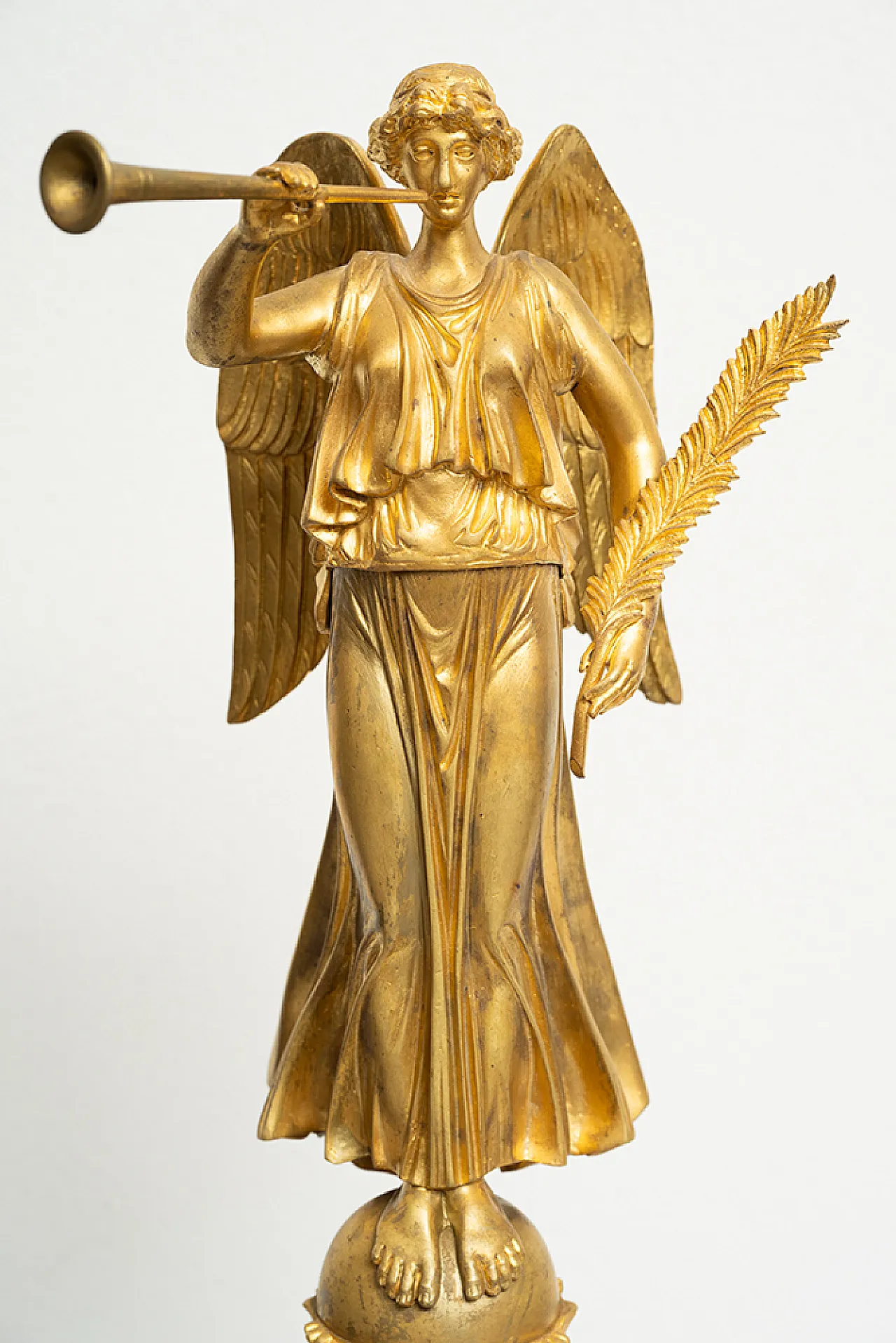 Antique Napoleon III French watch in golden bronze and green marble 4