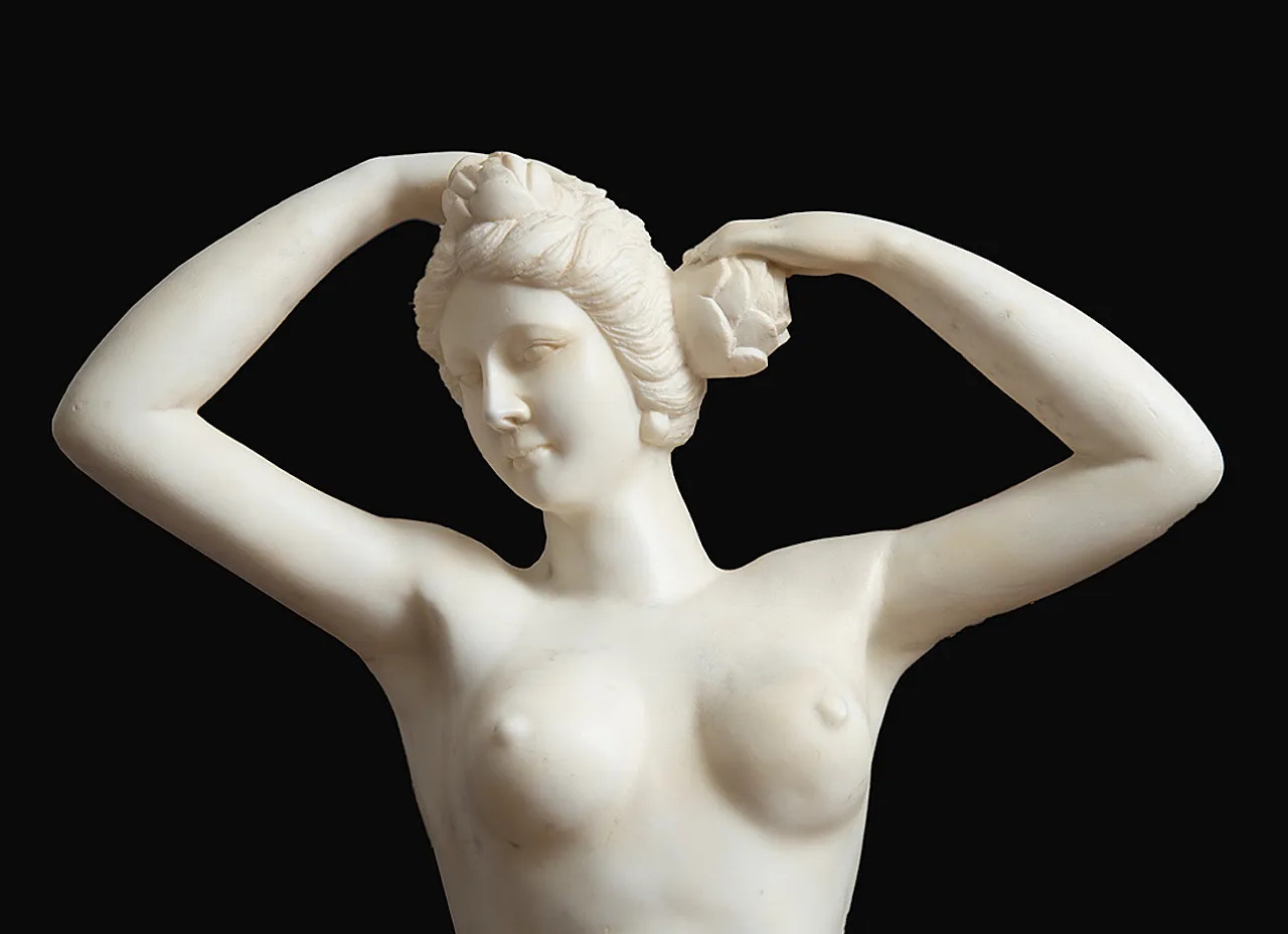 Statuary female sculpture in white marble,  Rome, 19th century 2