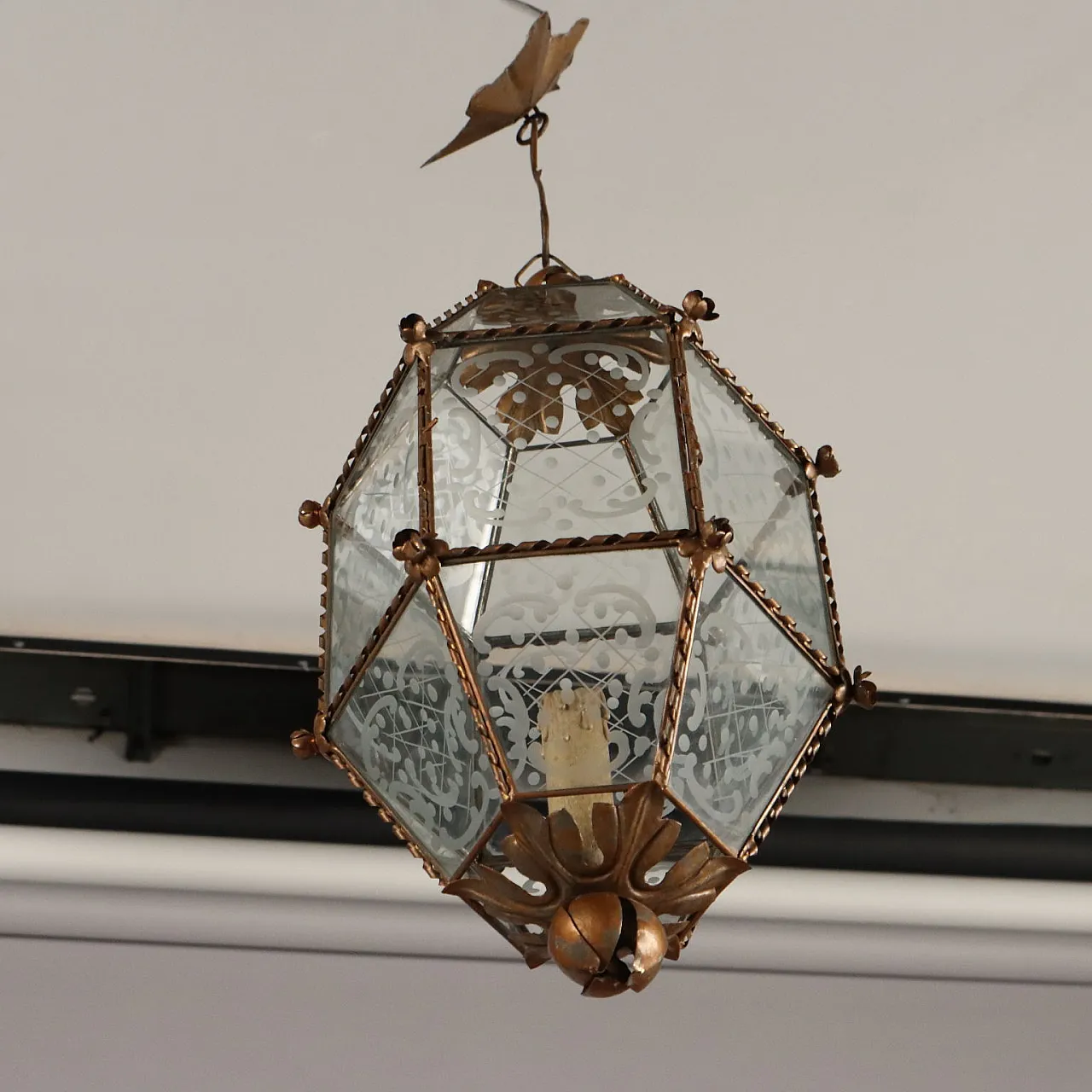 Lanterna con struttura in lamierino cromato e vetri acidati, anni '50 7