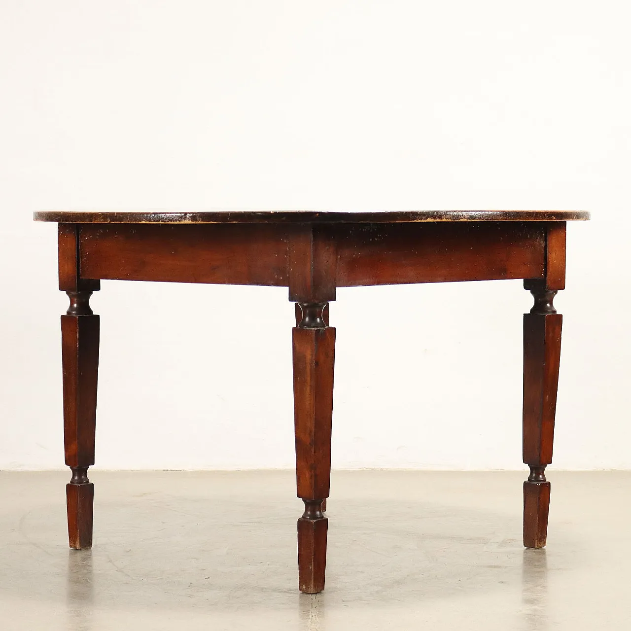 Tavolo rotondo in faggio e legno da frutto, inizio '900 7