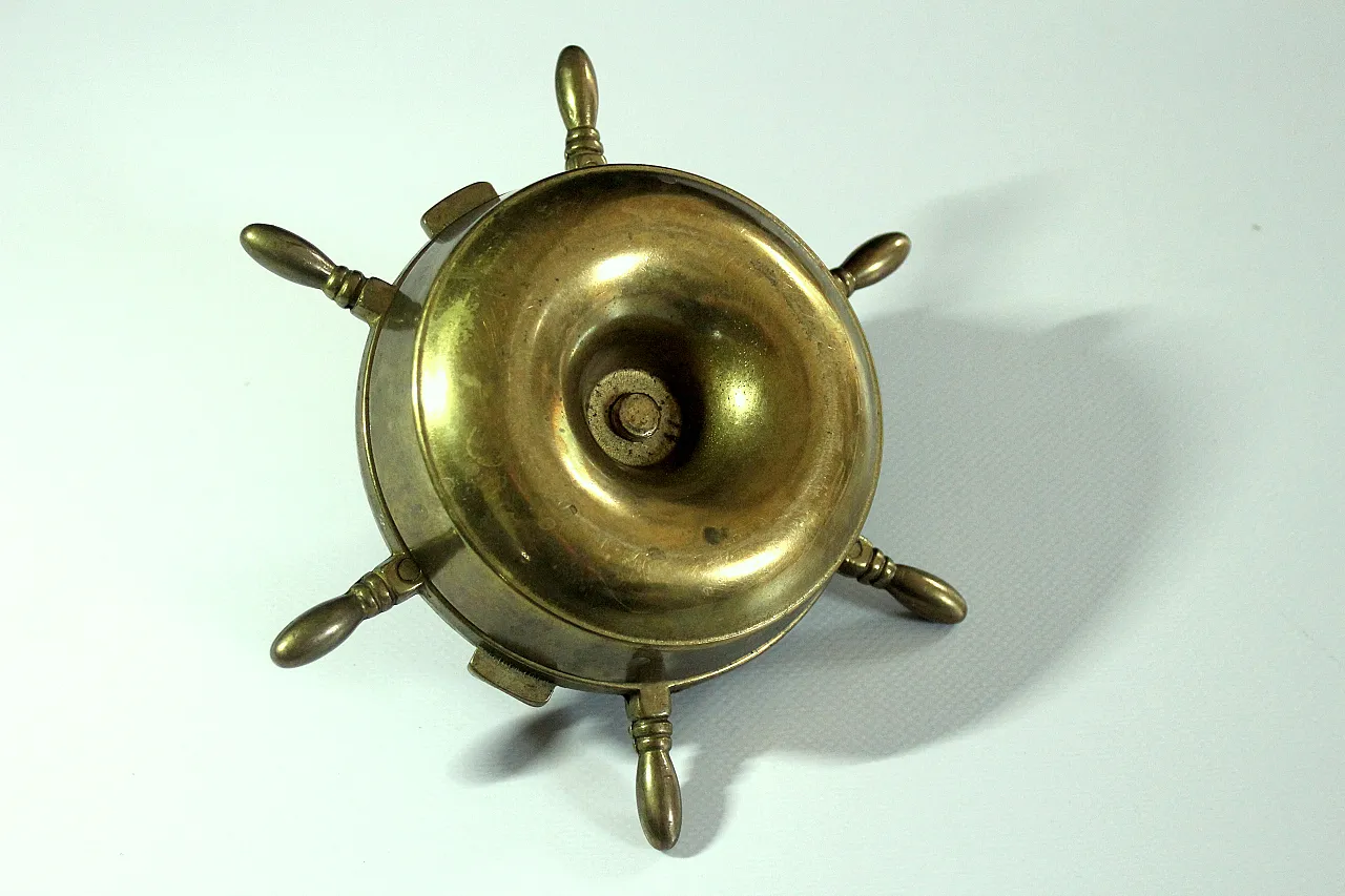 Posacenere in ottone solido con stick di candele, anni '70 6