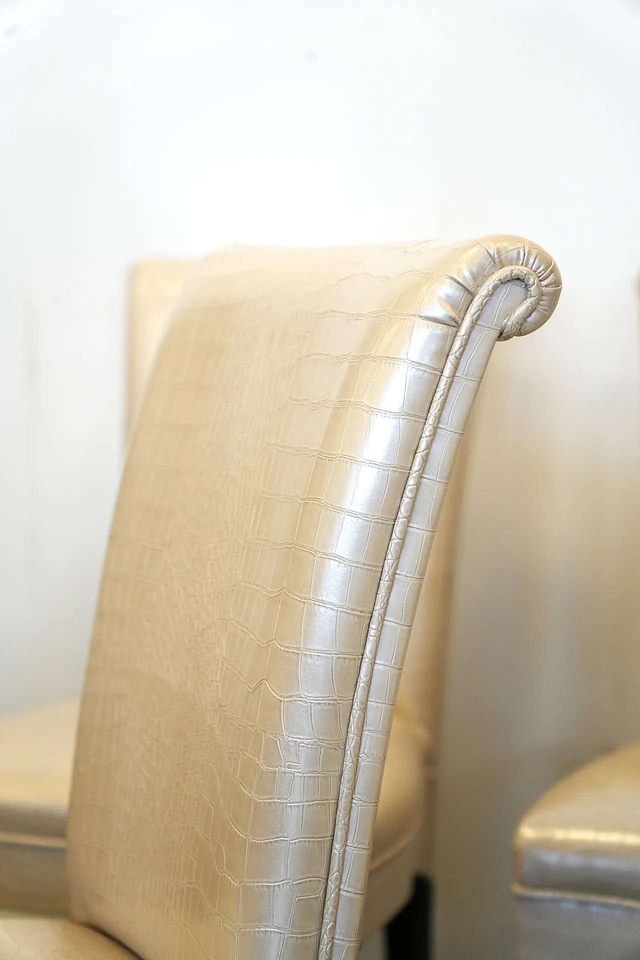 4 sedie bianche, 2000s 4