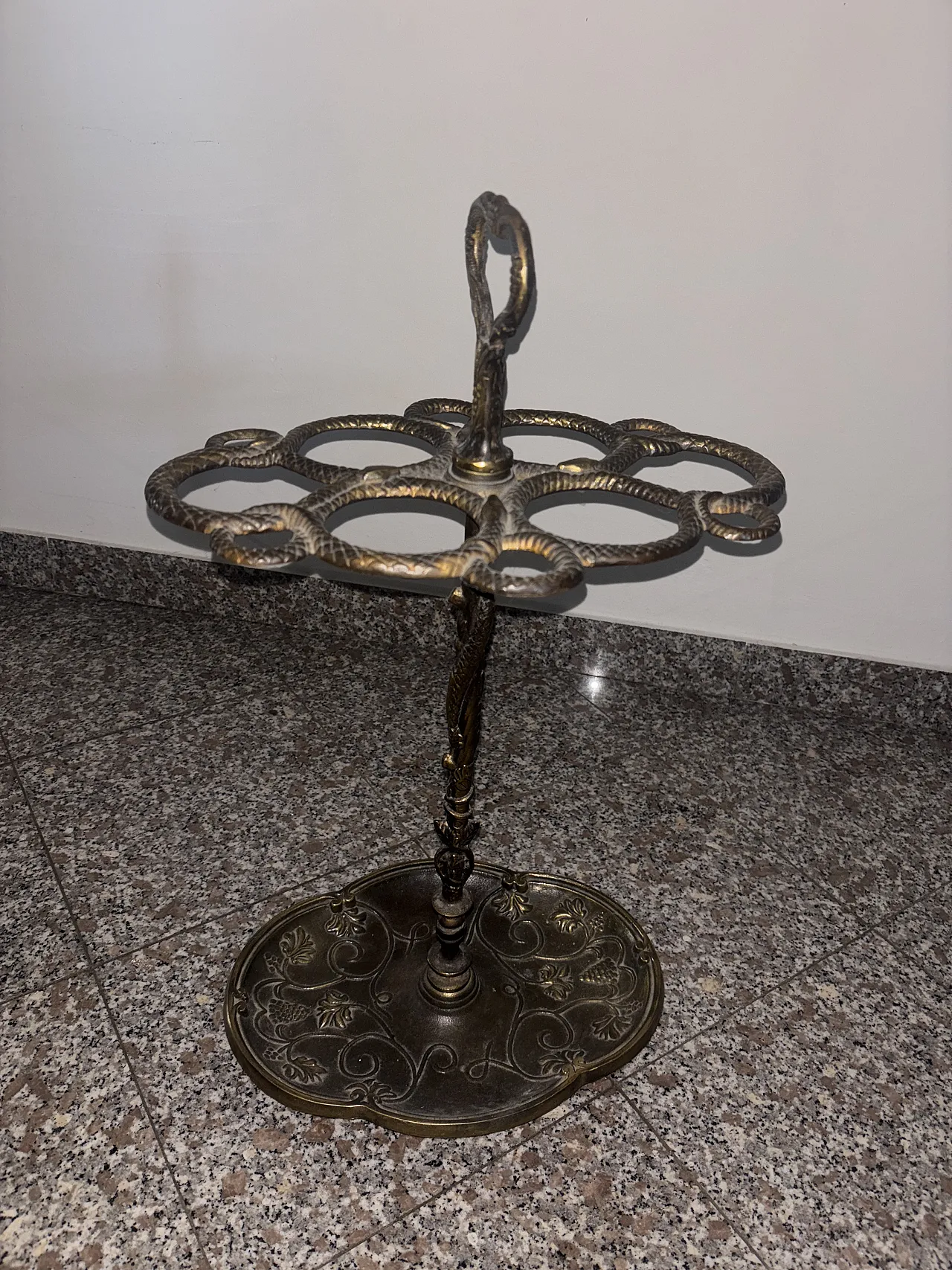 Umbrella stand in golden cast iron, 30ss 1