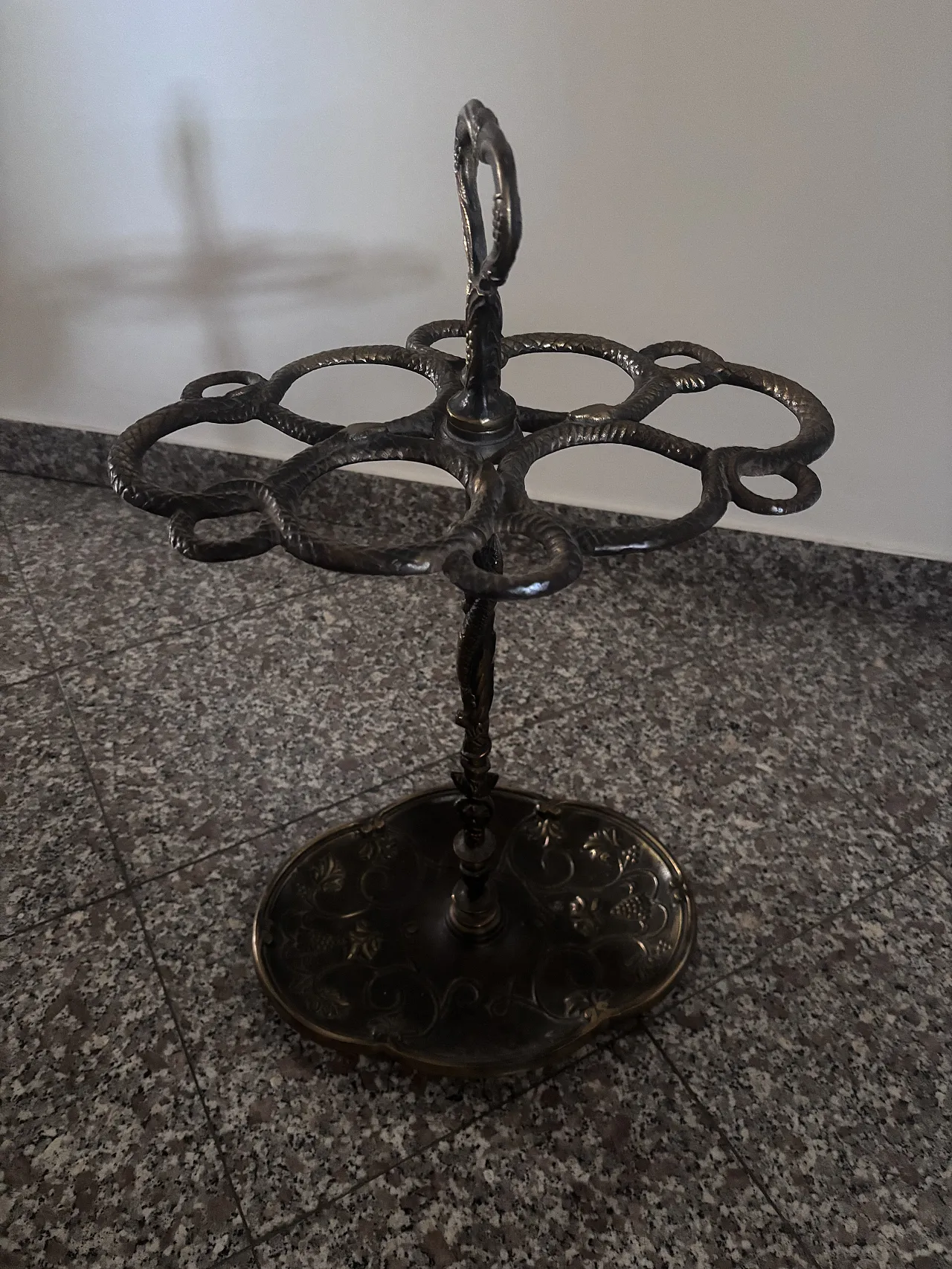 Umbrella stand in golden cast iron, 30ss 2