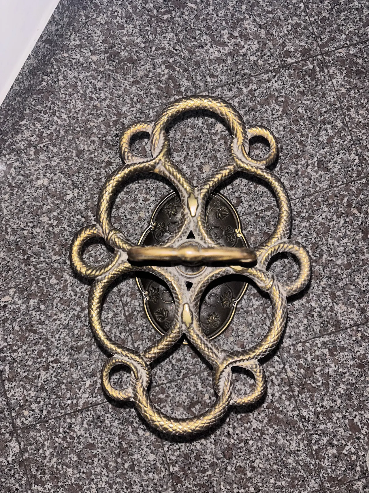 Umbrella stand in golden cast iron, 30ss 9