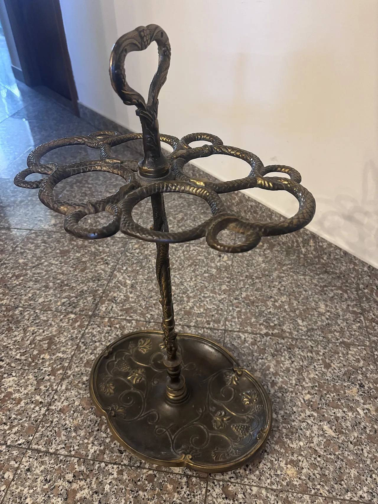 Umbrella stand in golden cast iron, 30ss 10
