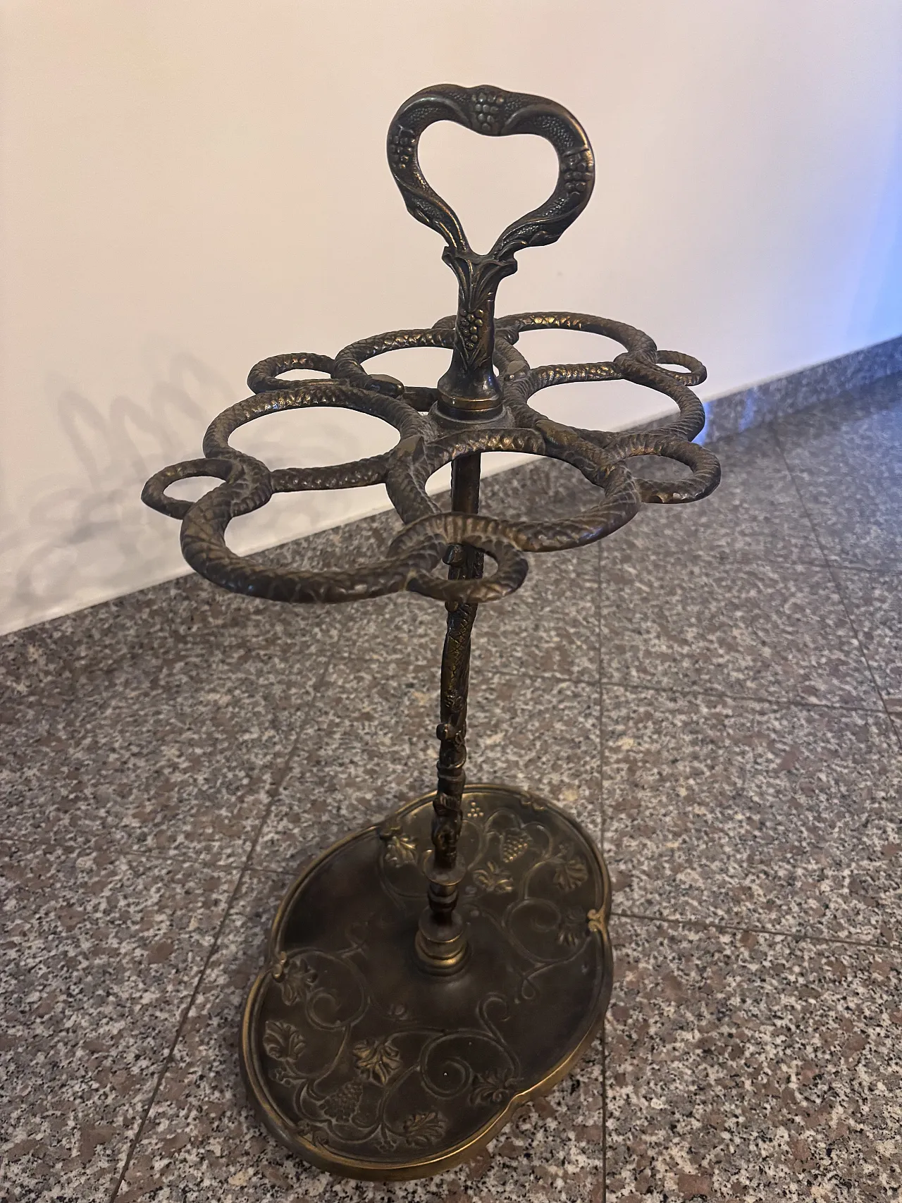 Umbrella stand in golden cast iron, 30ss 12