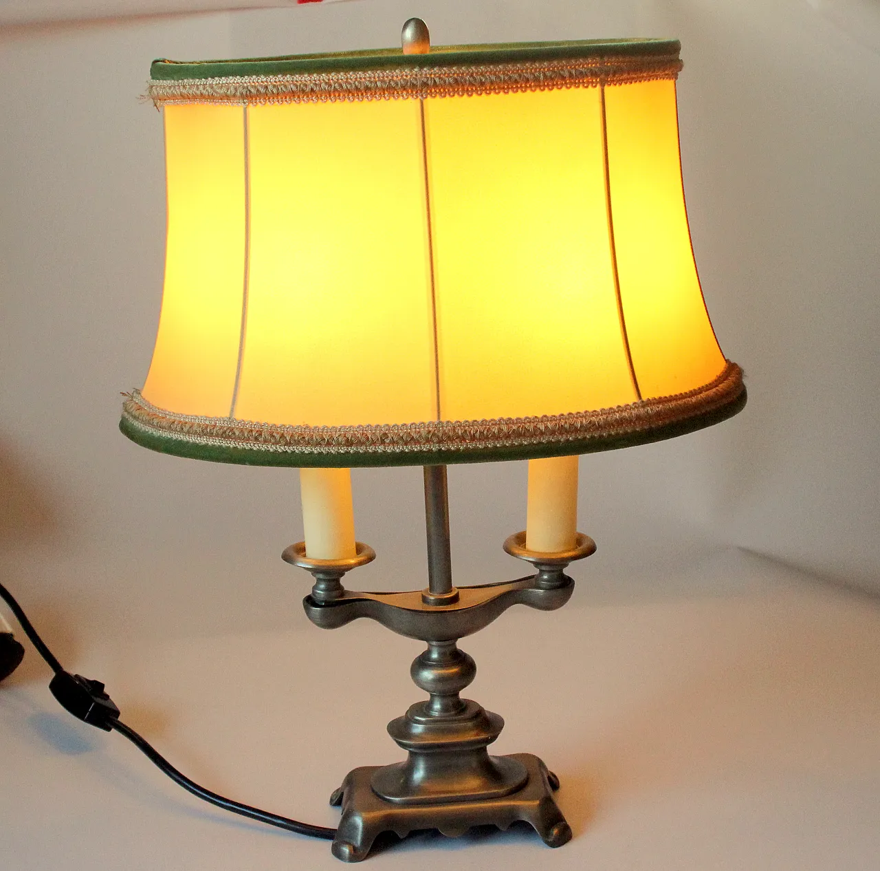 Victorian style lamp table lamp on a pewter foot, 19th century 3
