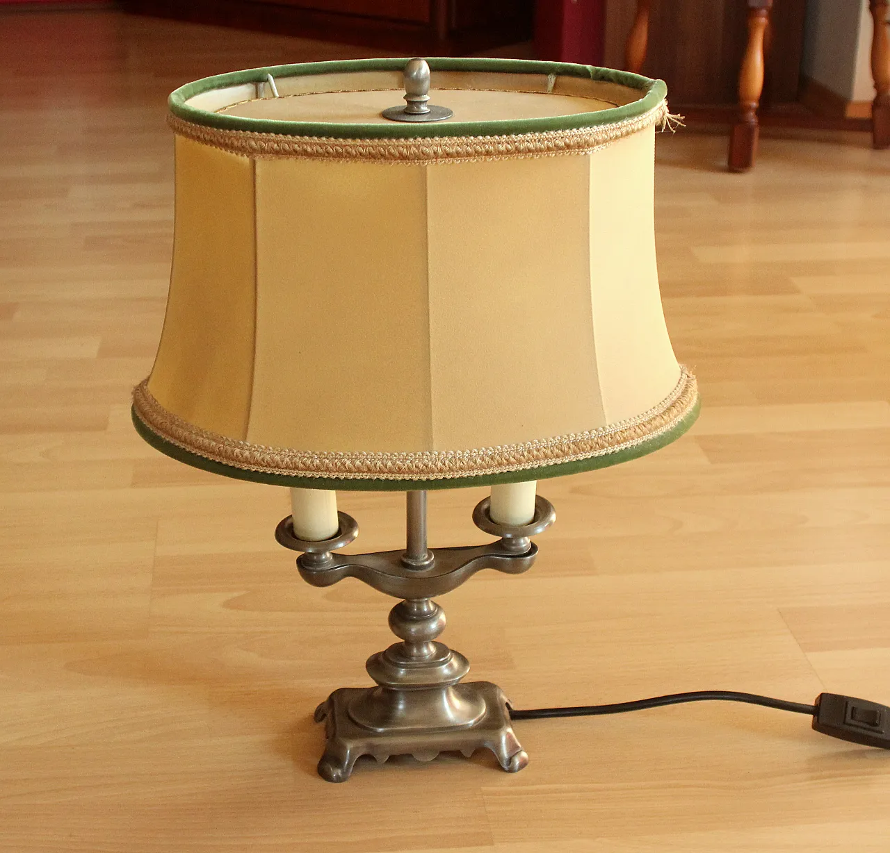 Victorian style lamp table lamp on a pewter foot, 19th century 4