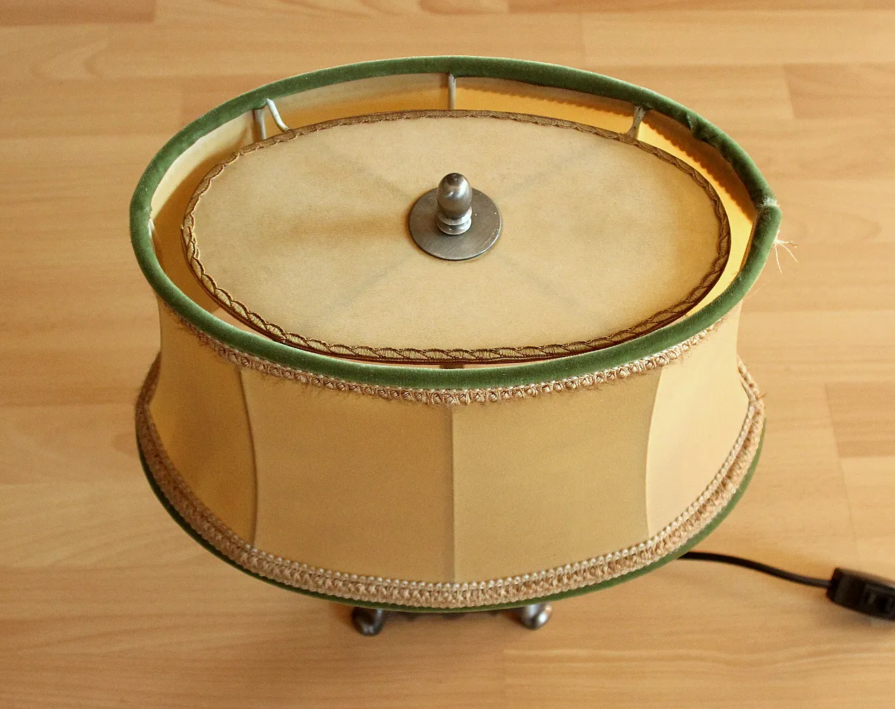 Victorian style lamp table lamp on a pewter foot, 19th century 6