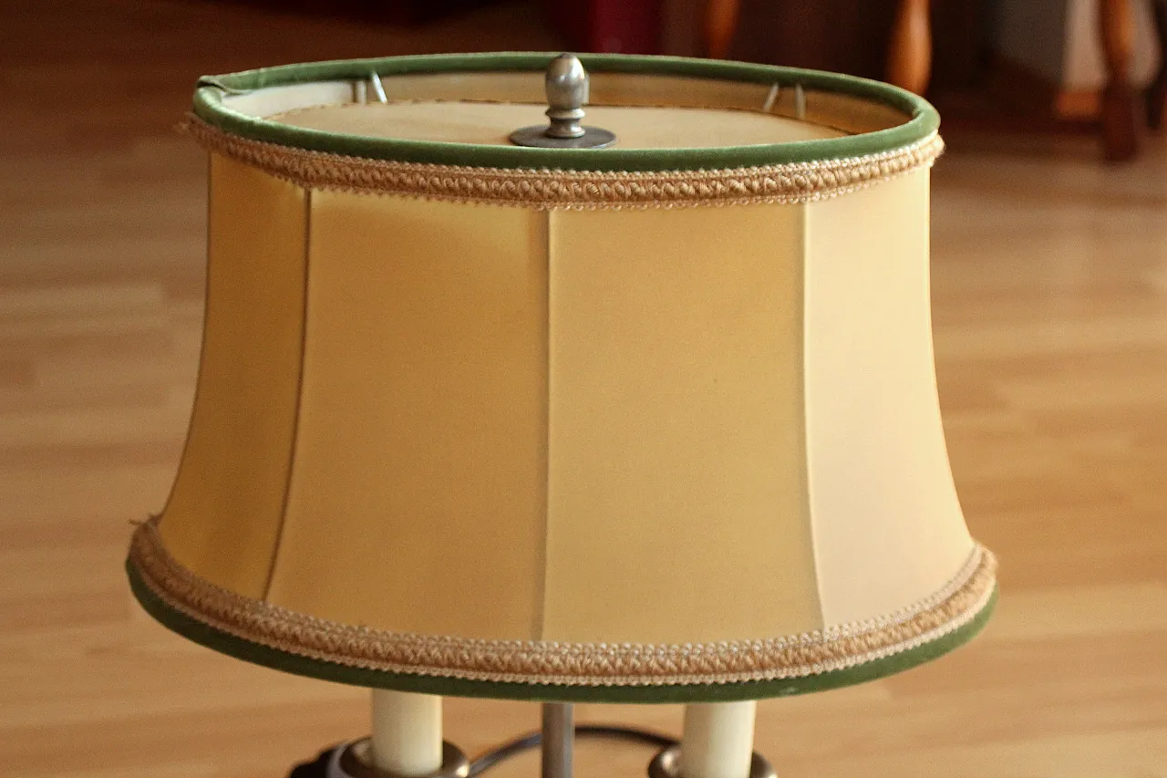 Victorian style lamp table lamp on a pewter foot, 19th century 7