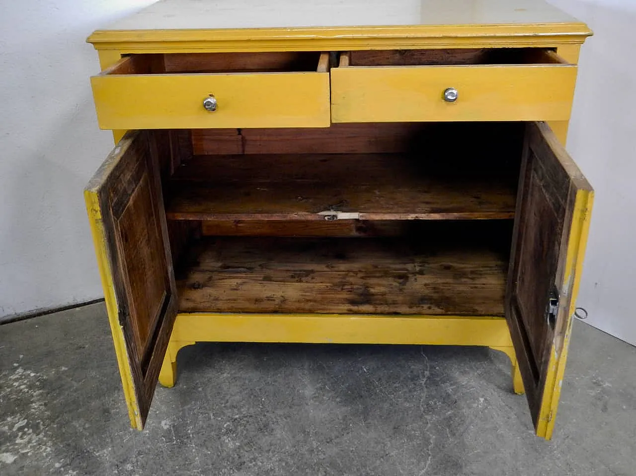 Yellow oak rustic sideboard and glass cabinet, 1920 8